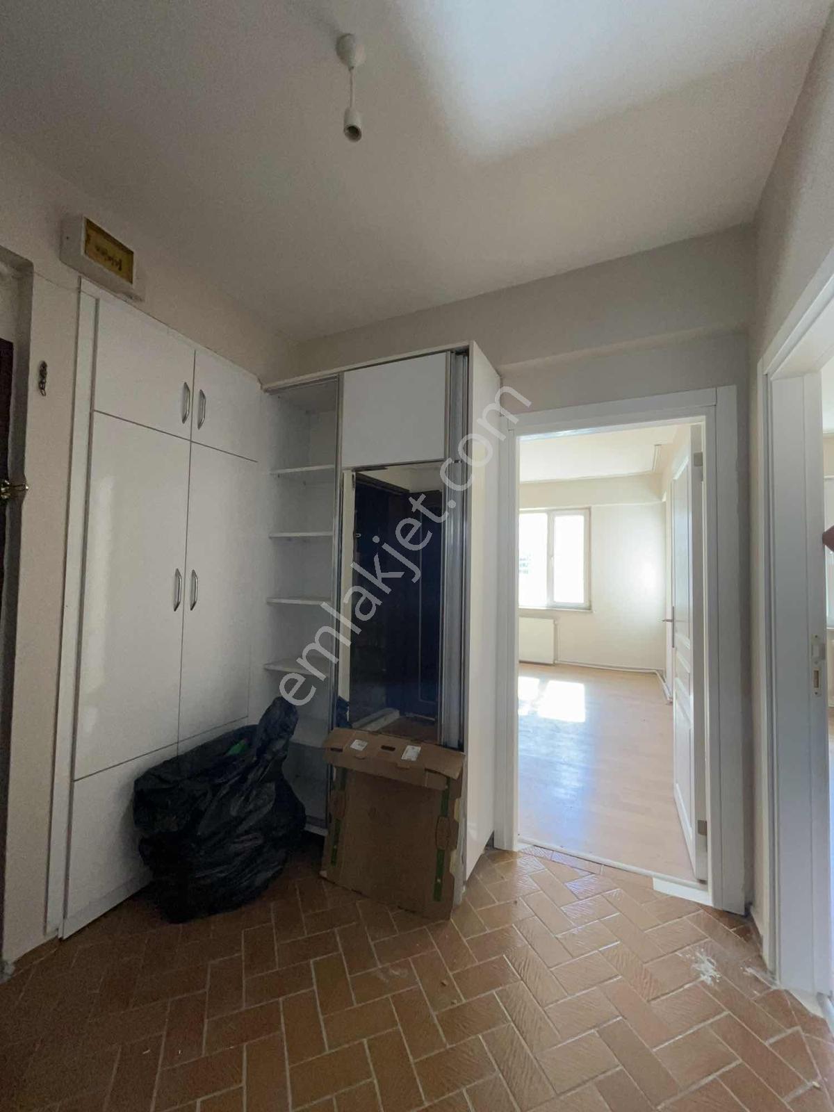 Altıeylül Çarşı Merkezin'de Kiralık 2+1 Daire - Görsel 11