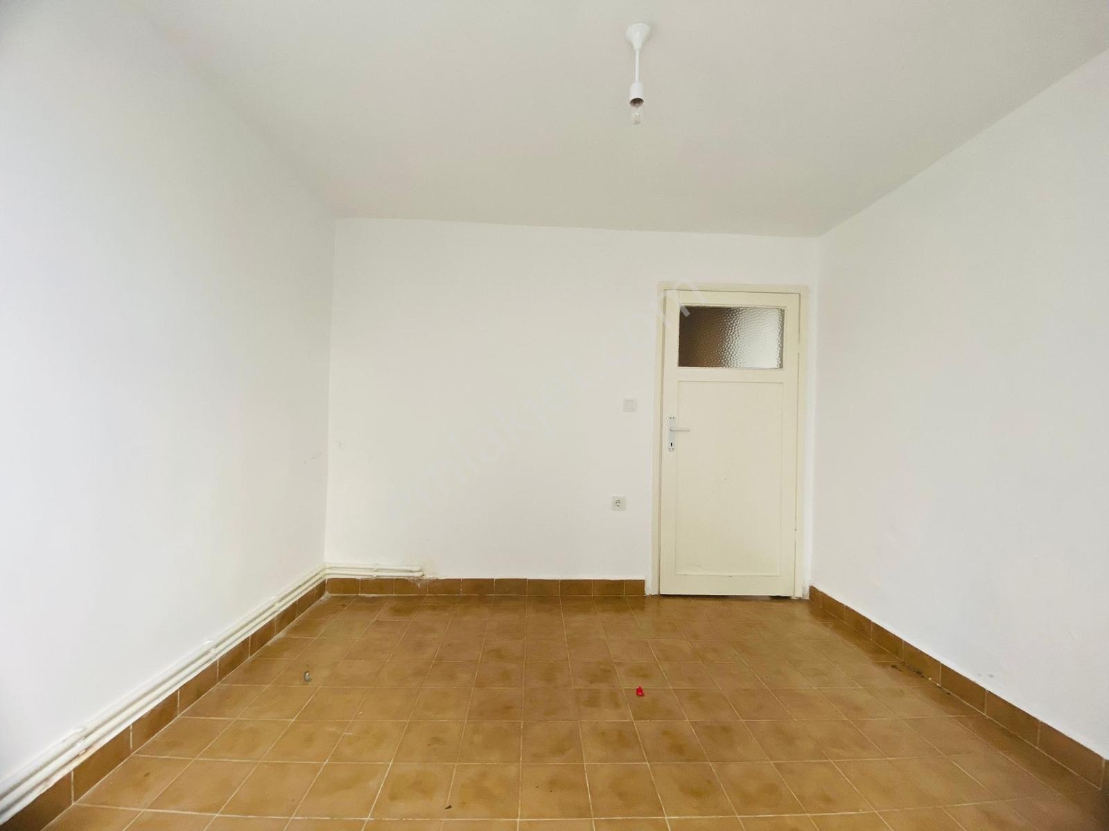 Silivri Basınkent 2 Sitesinde Kiralık 1+1 Teraslı Daire - Görsel 4