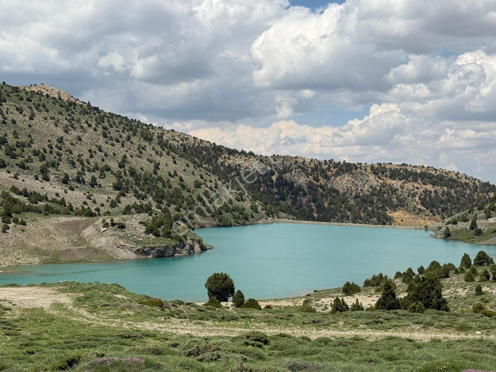 Niğde Ulukışla Kılanda Yol Üzeri/tek Tapu/18.230m2/göl Manzaralı