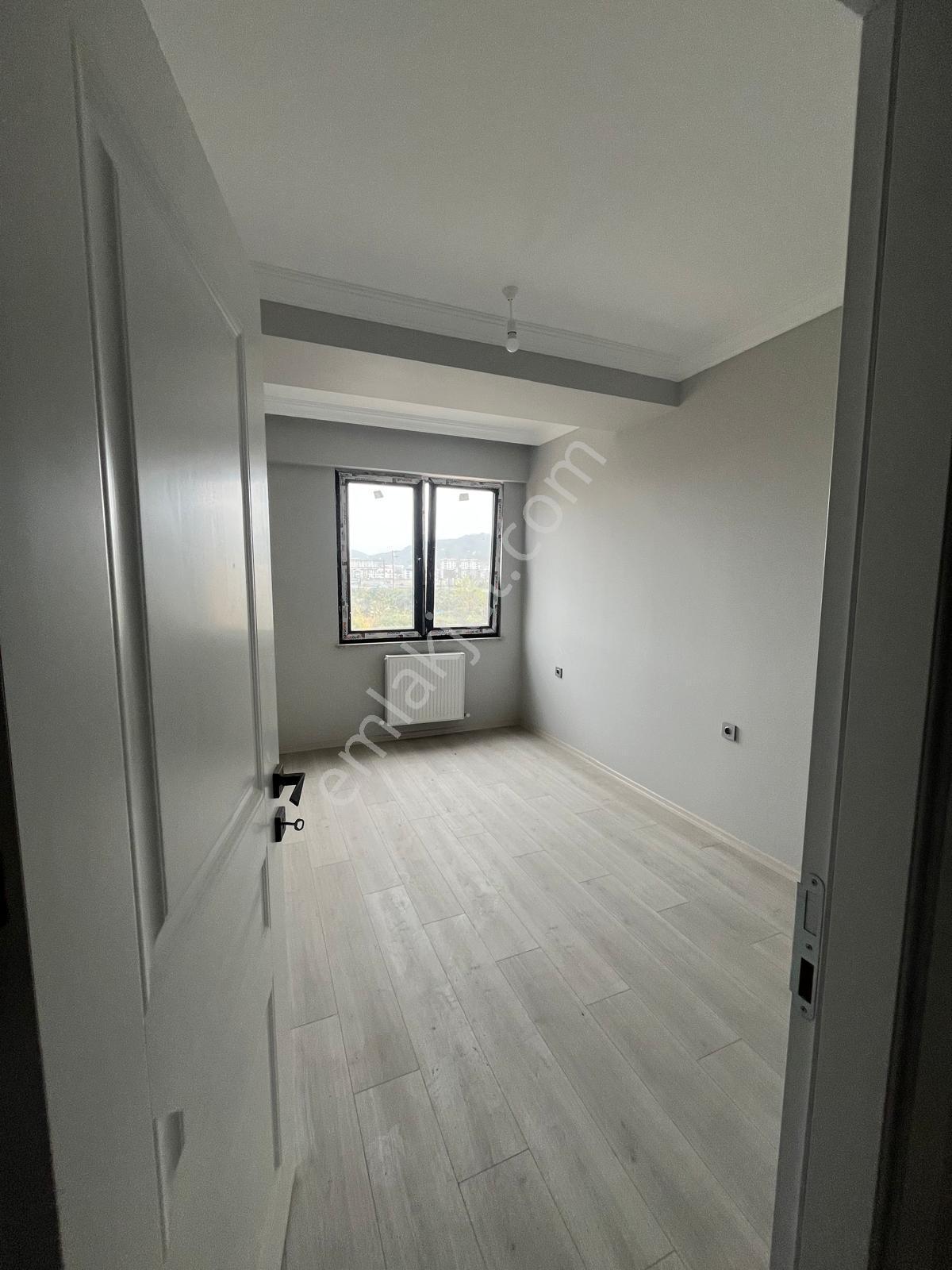Durugöl Mahallesinde Kiralık 3+1 Ebeveyn Banyolu Ferah Daire - Görsel 3