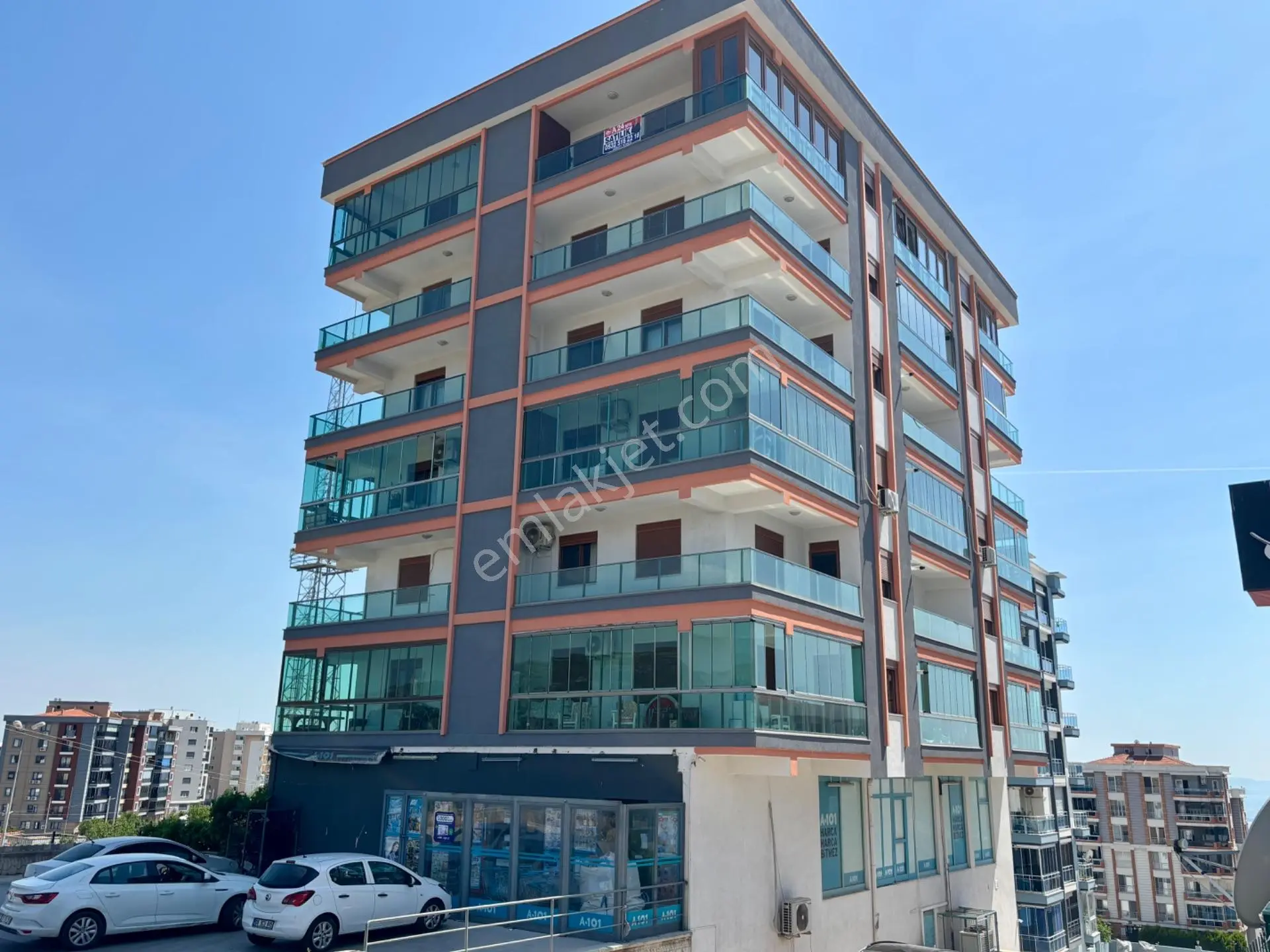 Çiğli Atatürk Mahallesi'nde Deniz Ve Dağ Manzaralı 3+1 Daire
