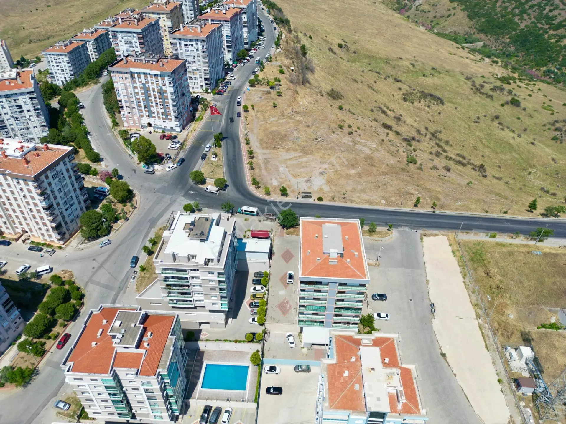 Çiğli Atatürk Mahallesi'nde Deniz Ve Dağ Manzaralı 3+1 Daire - Görsel 2