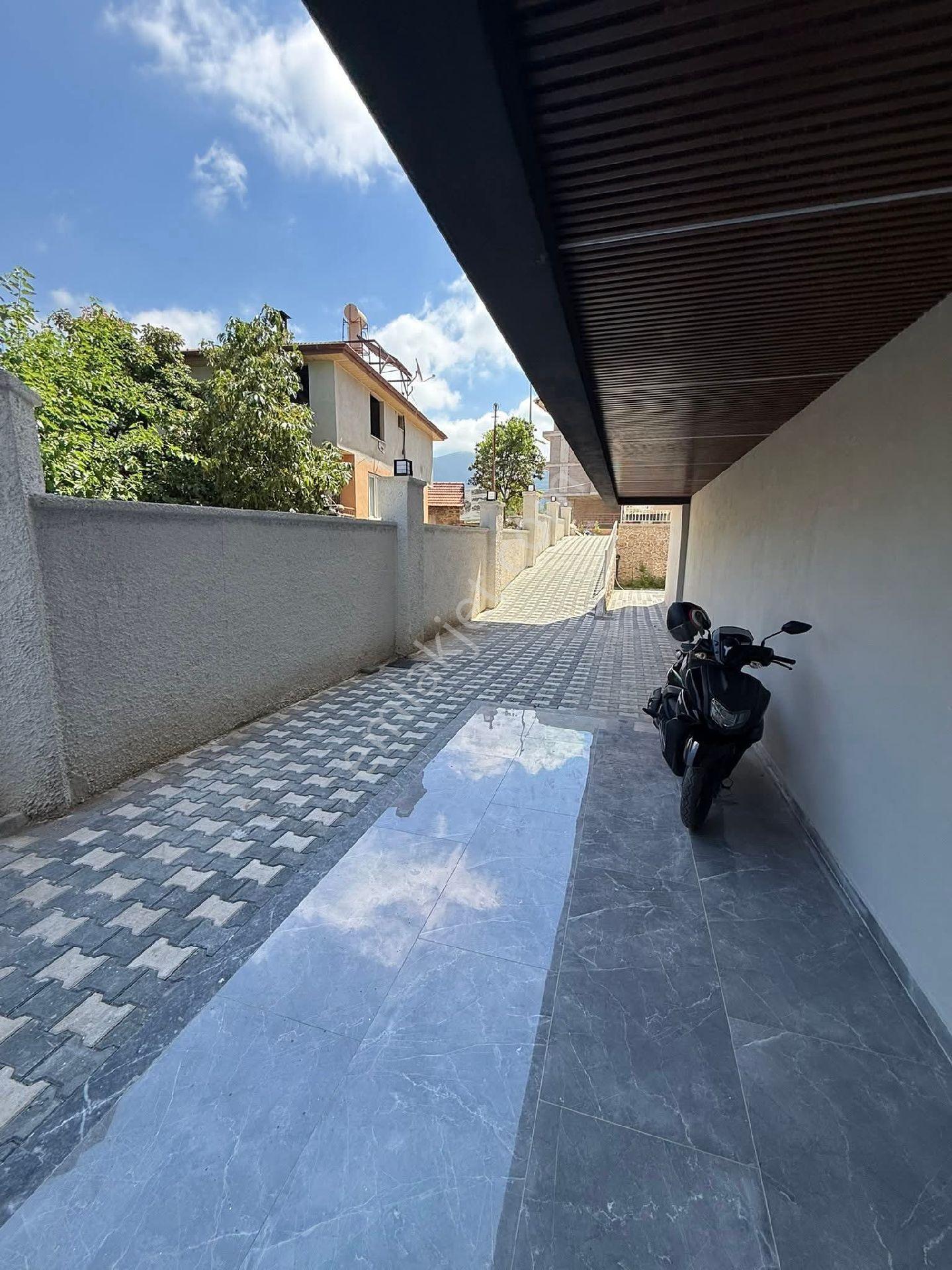 Alanya Oba Mahallesi Havuzlu Yeni Bina 1+1 - Görsel 12