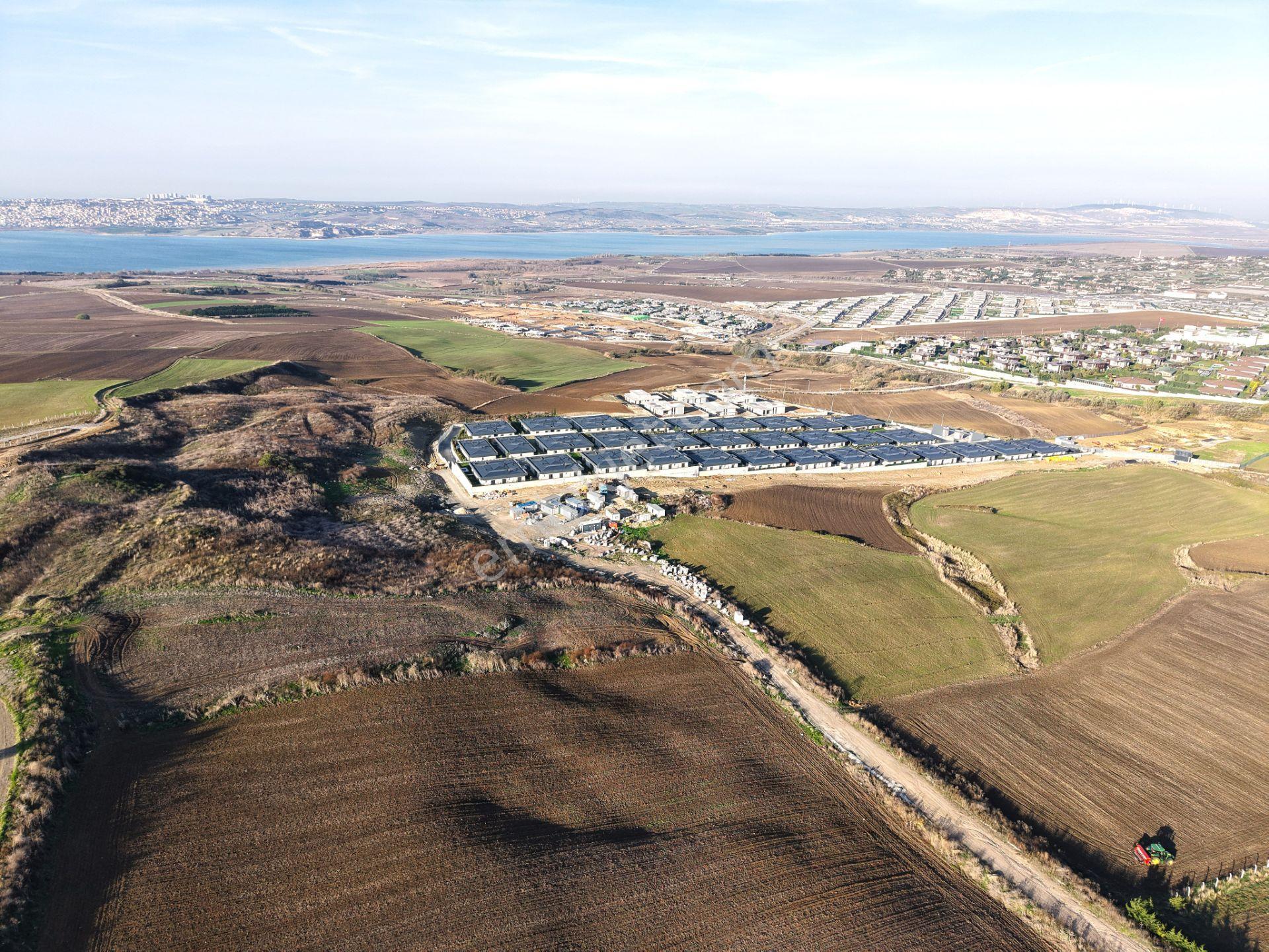B.çekmece Çakmaklı 'da Satılık Göl Manz Villa İmarlı 226 M2 Arsa - Görsel 14