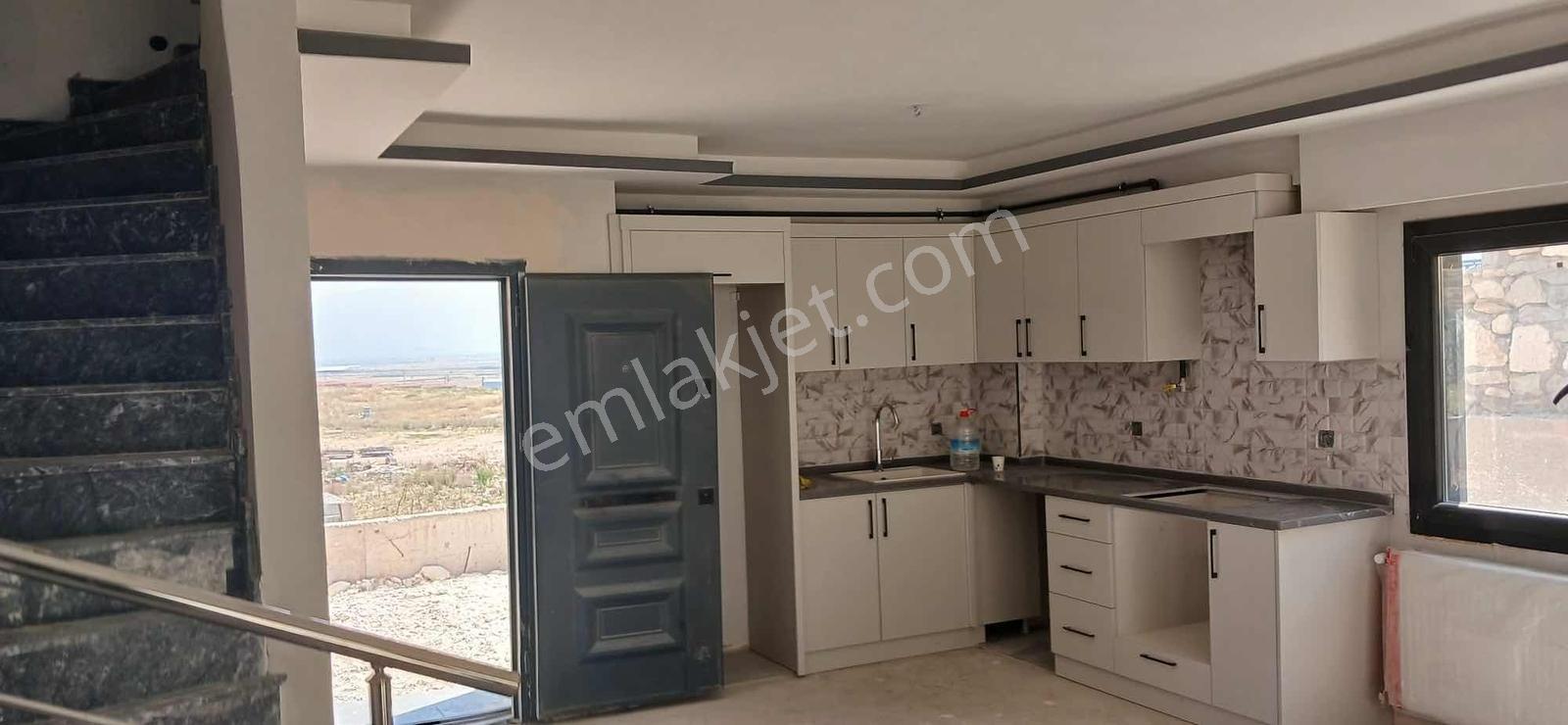 Villakent'de Havuzlu Yan Yana Lüks Ayrı Ayrı Satılık Villalar - Görsel 8