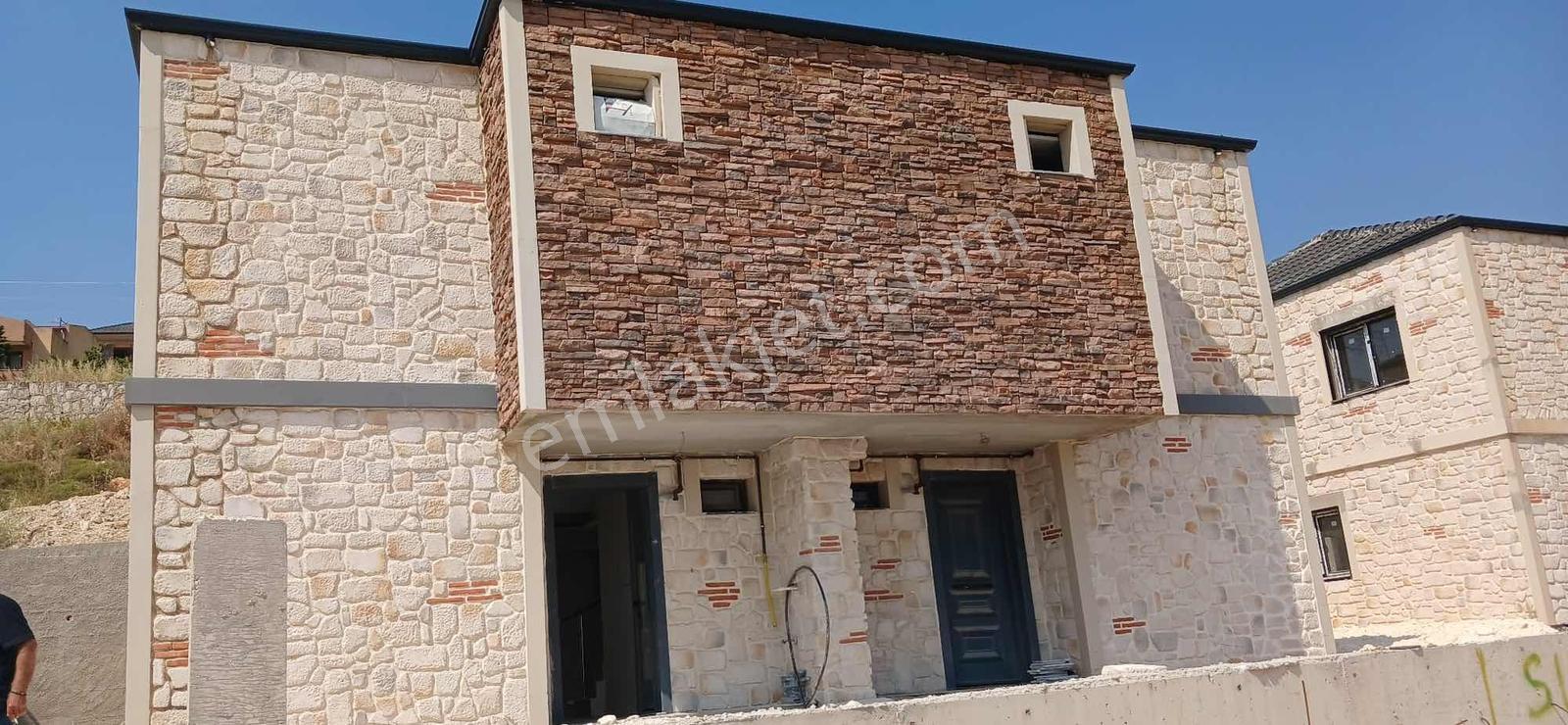Villakent'de Havuzlu Yan Yana Lüks Ayrı Ayrı Satılık Villalar - Görsel 12