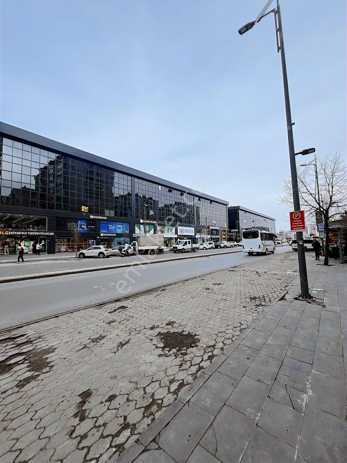Atacan,dan Atatürk Caddesi Caddeye Cepheli Teraslı Lüks Daire - Görsel 20