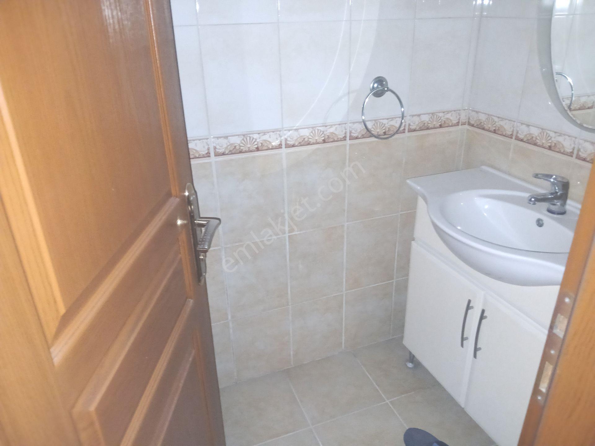 Barbaros Mahallesi Mithatpaşa Caddesinde Ana Cadde Üzeri Doğalgazlı Temiz Kiralık Daire - Görsel 10