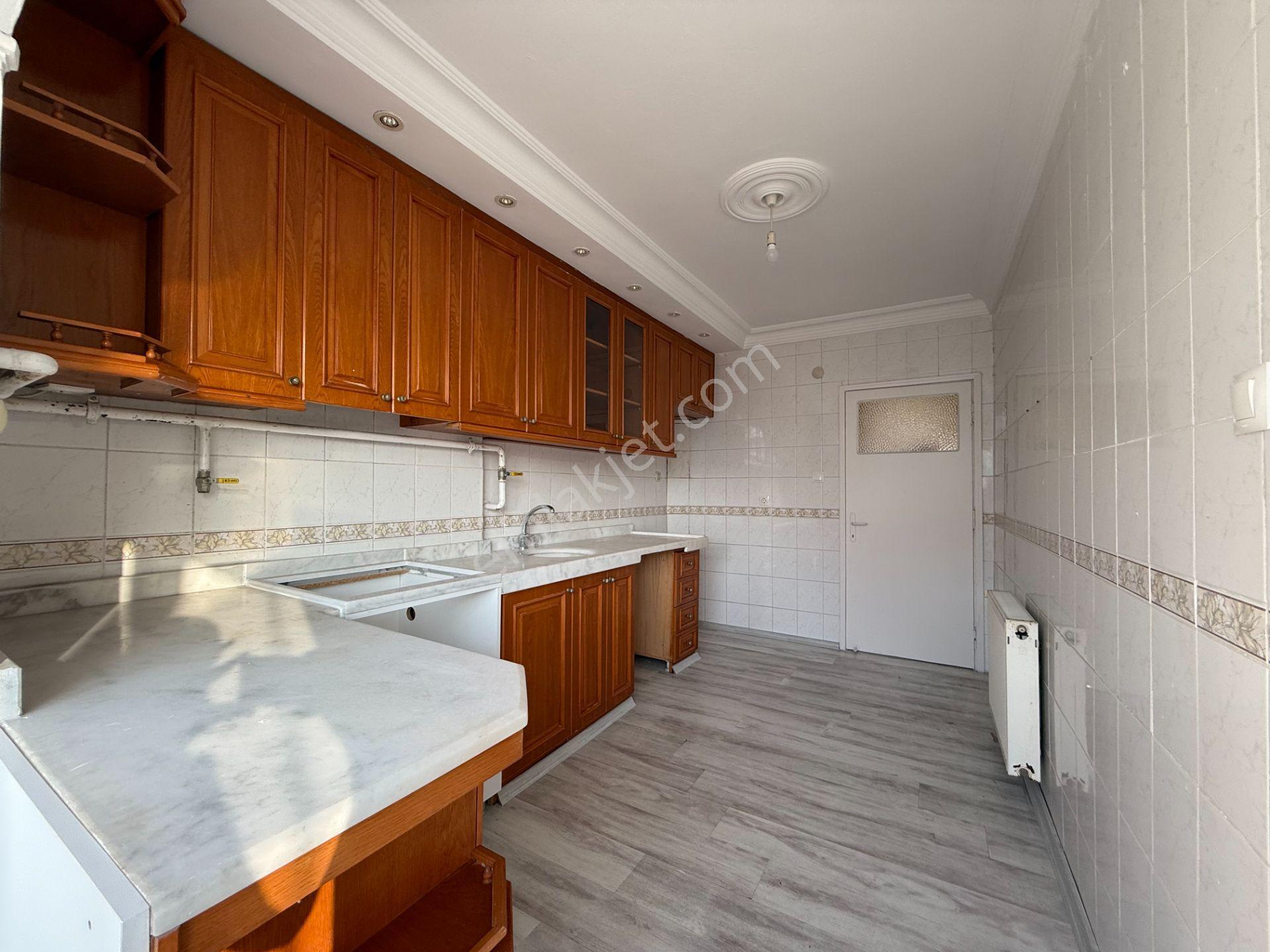 Süleyman Demirel Blv Yeşil Fırın Yakını 3+1 165 M2 Doğalgazlı Kiralık Daire - Görsel 2