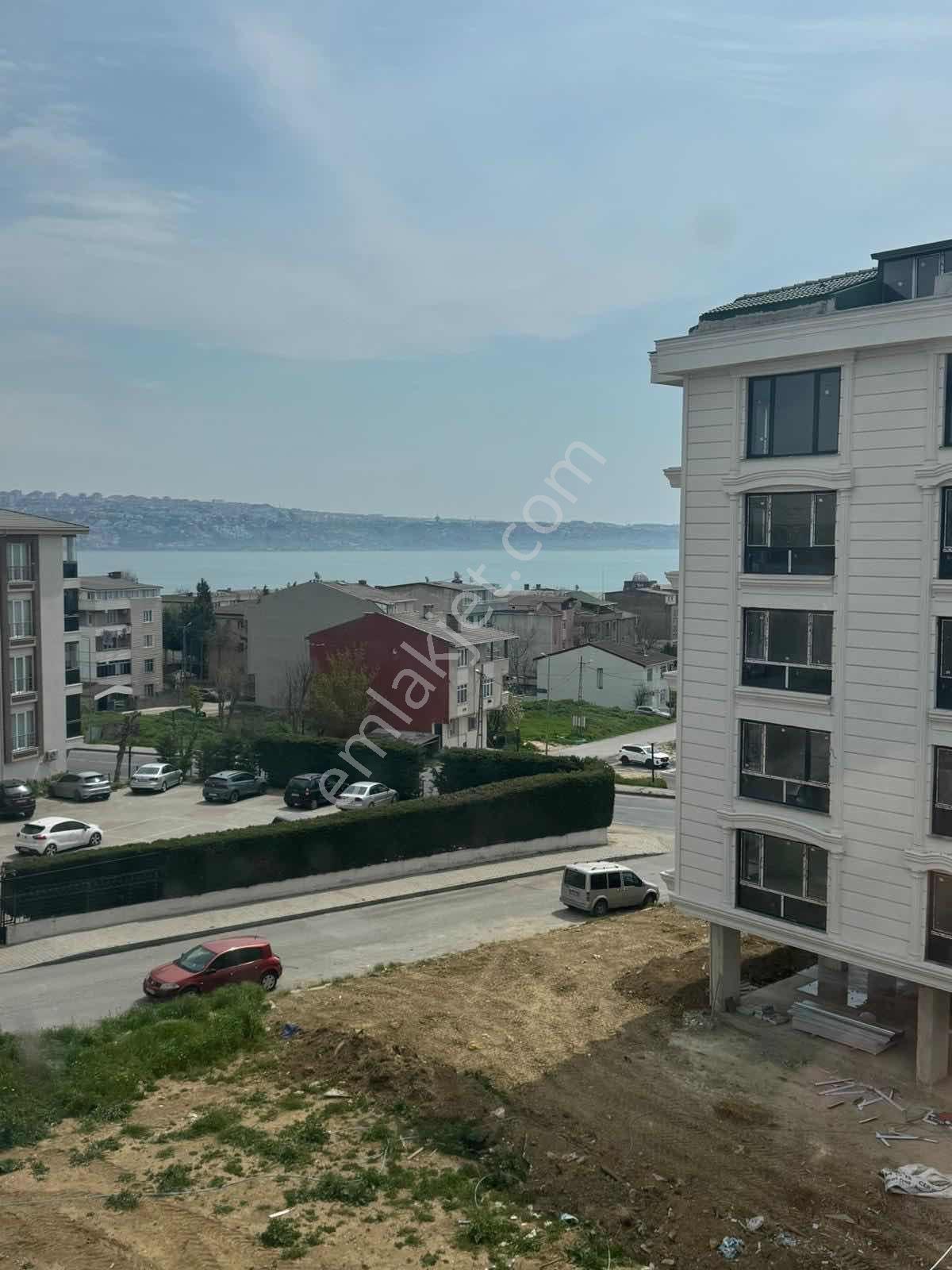 Büyükçekmece Mimaroba Deniz Ve Göl Manzaralı 5+1 Satılık Daire