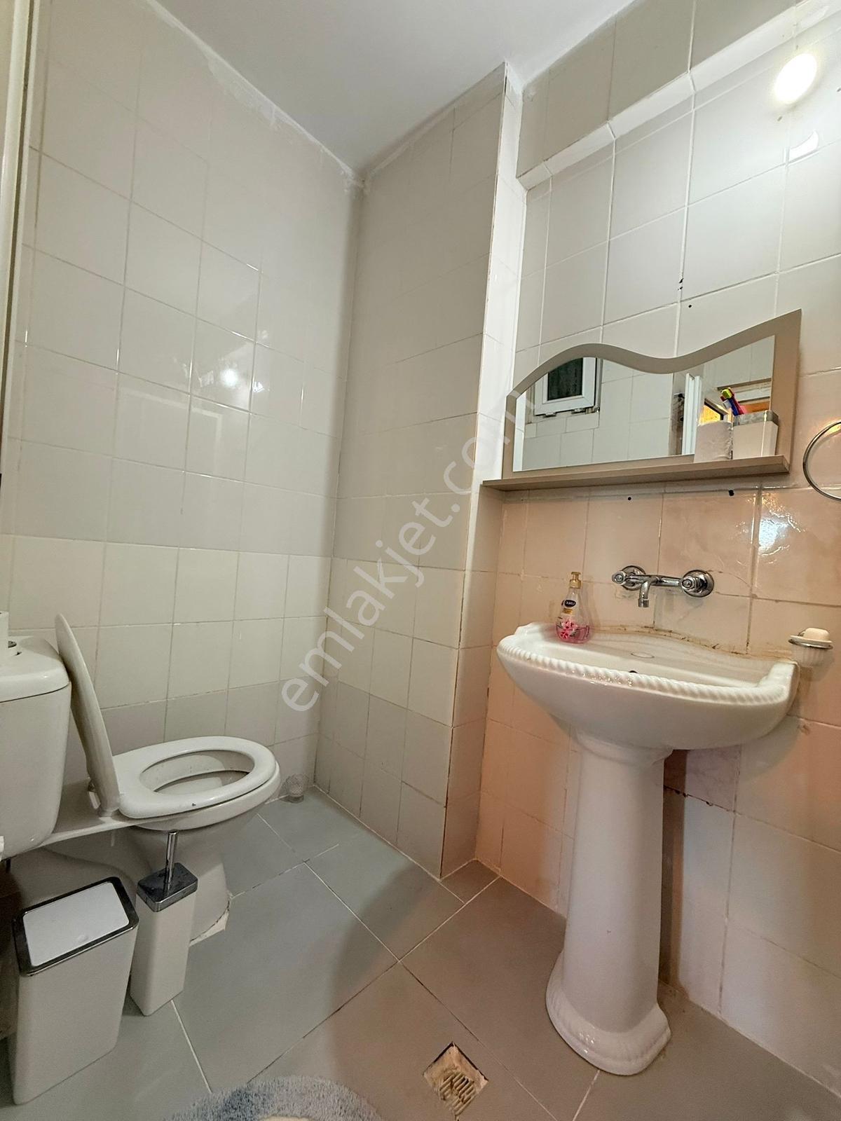 Han Emlak'tan 75. Yıl'da Denize Sıfır Eşyalı 1+1 Kiralık Daire - Görsel 14