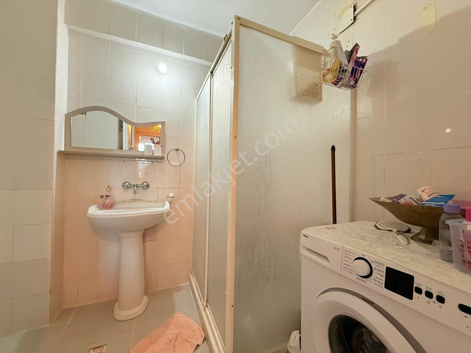 Han Emlak'tan 75. Yıl'da Denize Sıfır Eşyalı 1+1 Kiralık Daire - Görsel 13