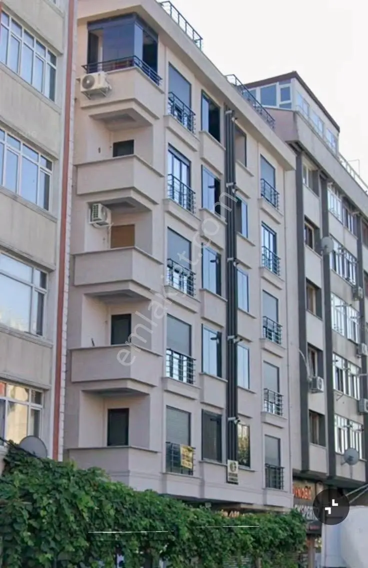 Haznedar Meydana 100 Metre Geniş 3+1 12m2 Ön Cephe Sıfır Daire