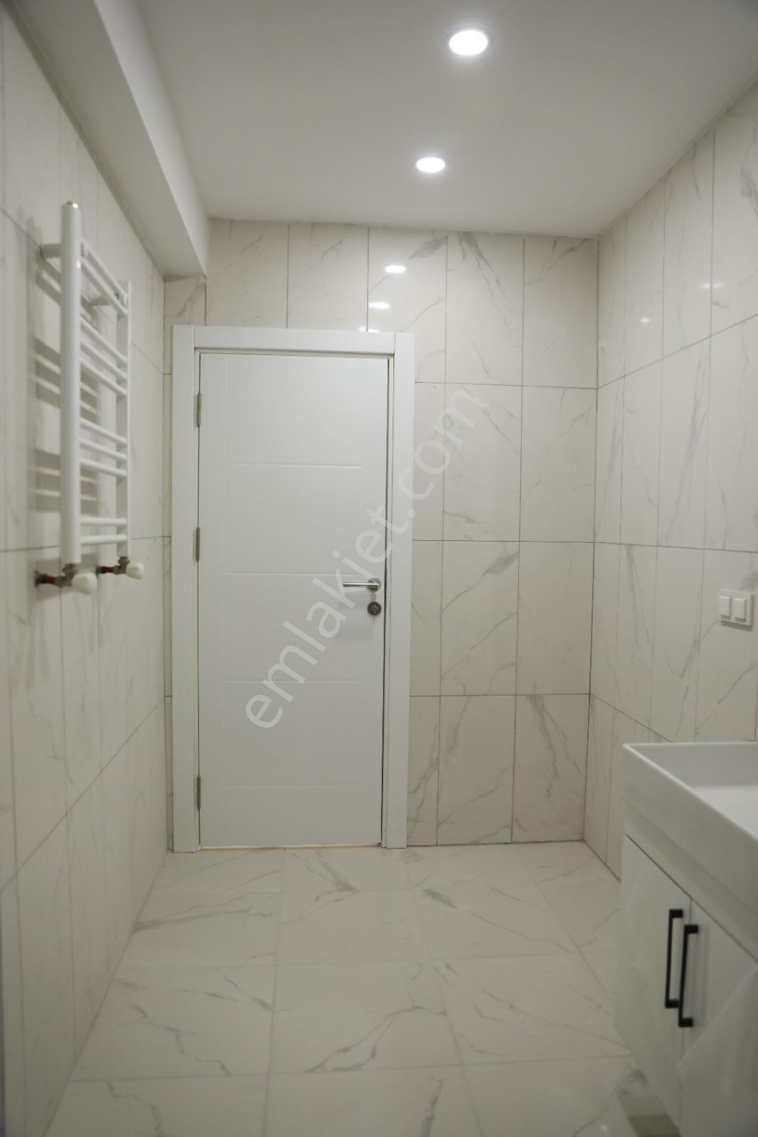 Haznedar Meydana 100 Metre Geniş 3+1 12m2 Ön Cephe Sıfır Daire - Görsel 15