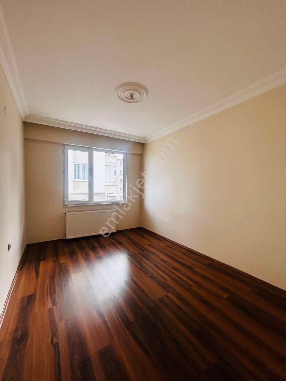 Cağaloğlu Caddesinin Bir Sokak Üstünde 3+1 Kiralık Daire - Görsel 13