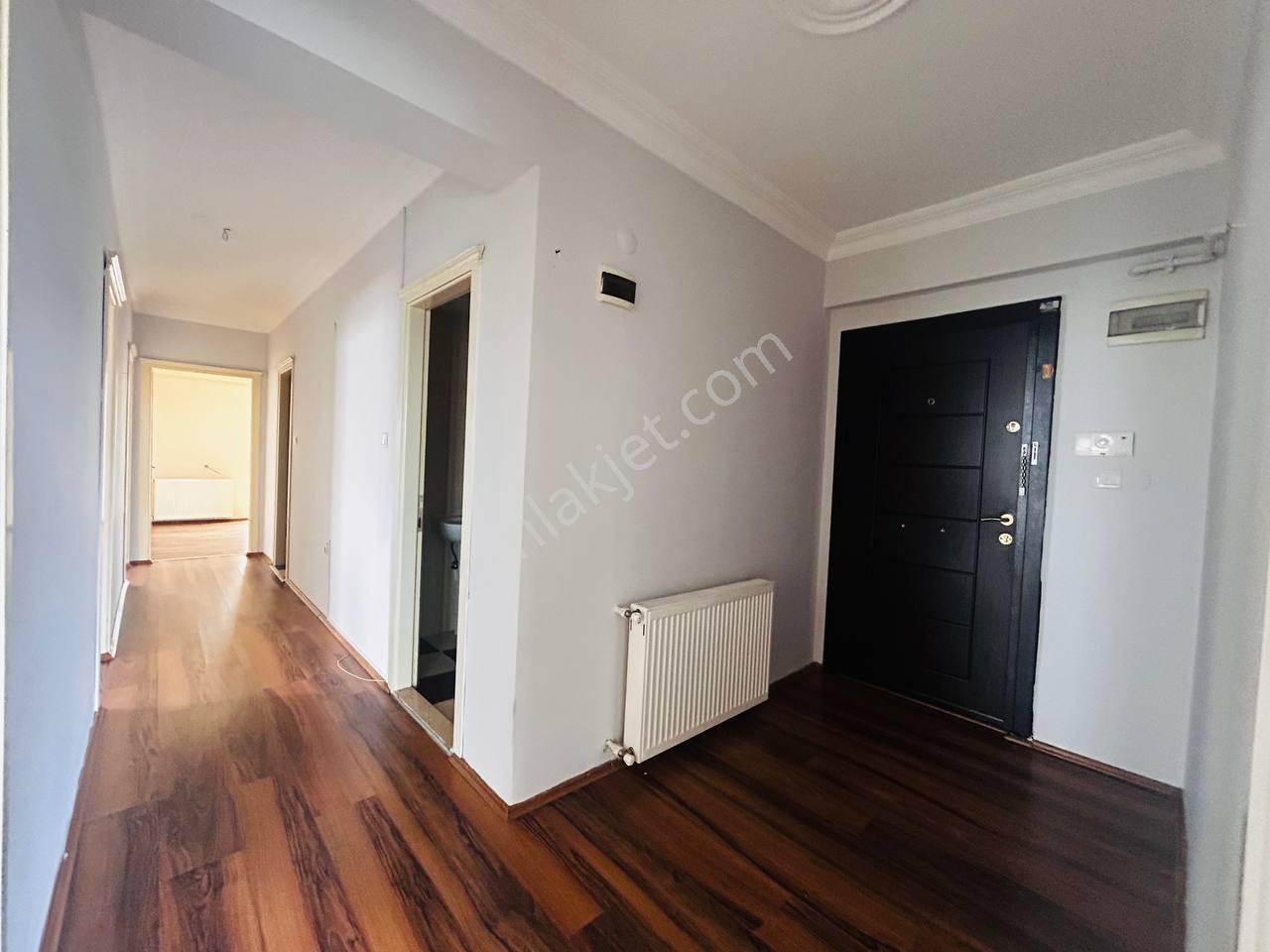 Cağaloğlu Caddesinin Bir Sokak Üstünde 3+1 Kiralık Daire - Görsel 25