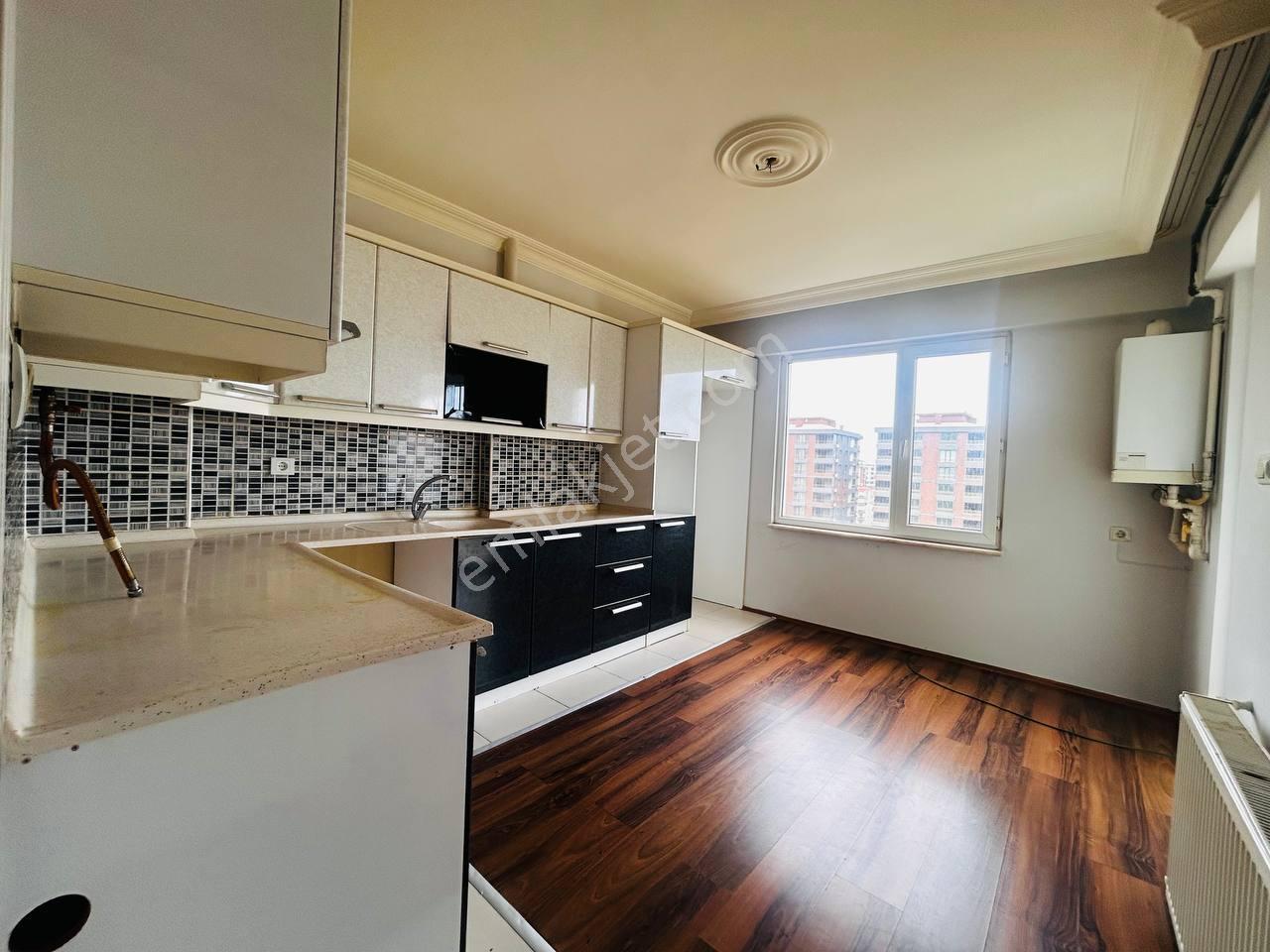 Cağaloğlu Caddesinin Bir Sokak Üstünde 3+1 Kiralık Daire - Görsel 5