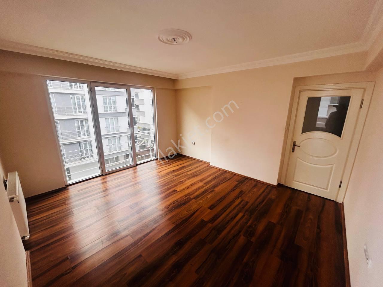 Cağaloğlu Caddesinin Bir Sokak Üstünde 3+1 Kiralık Daire - Görsel 15