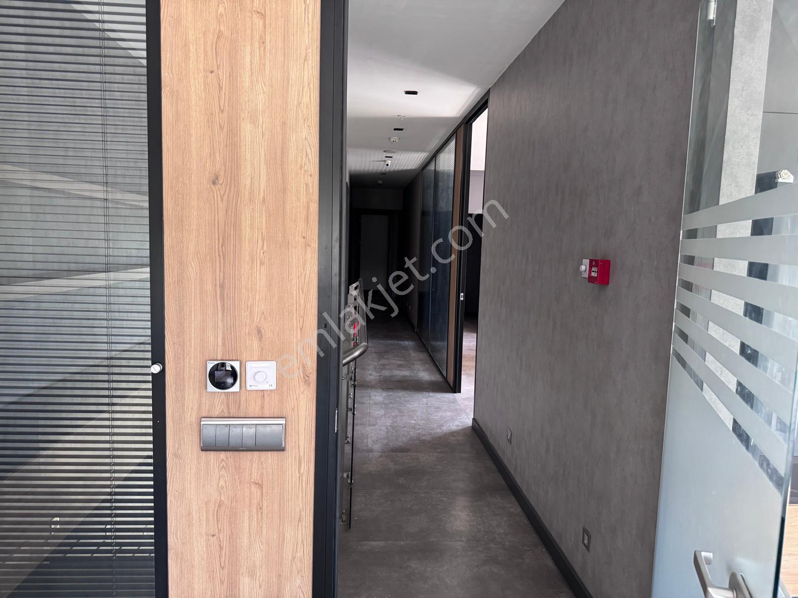 Sahibinden Cadde Üzerinde Köşe Başı 4 Katlı Full Yapılı Dükkan - Görsel 12