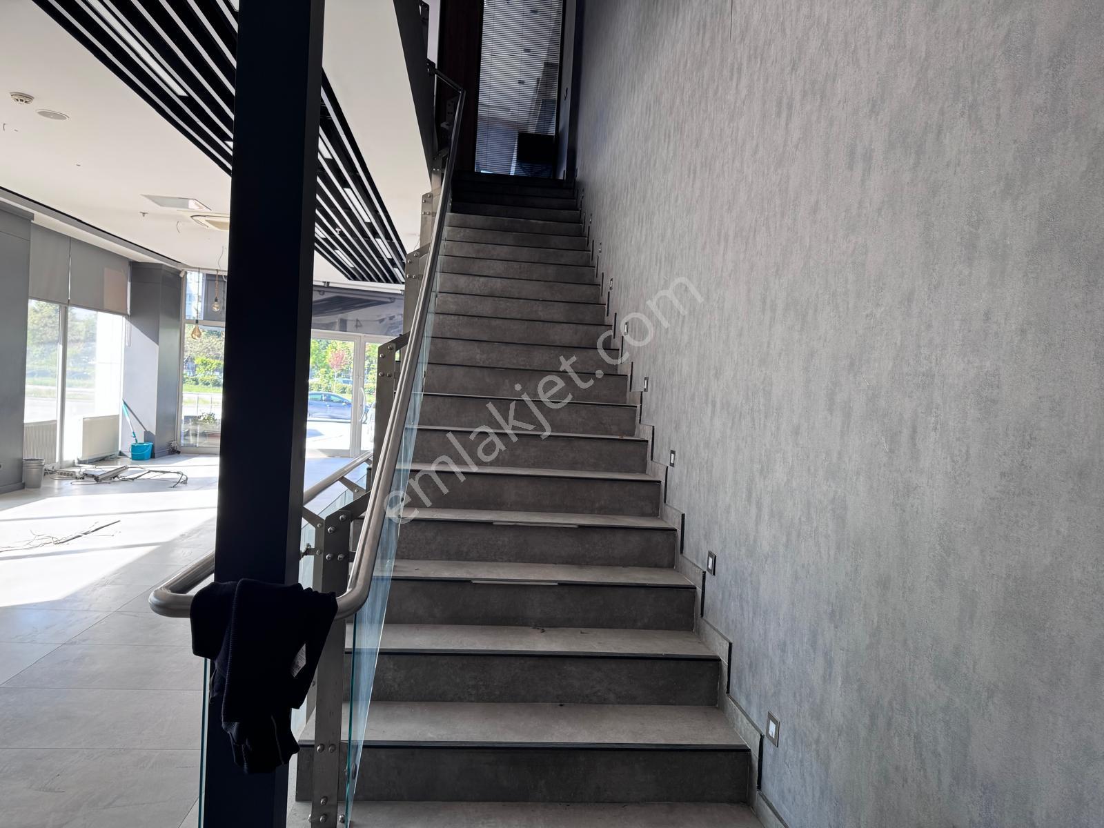 Sahibinden Cadde Üzerinde Köşe Başı 4 Katlı Full Yapılı Dükkan - Görsel 7