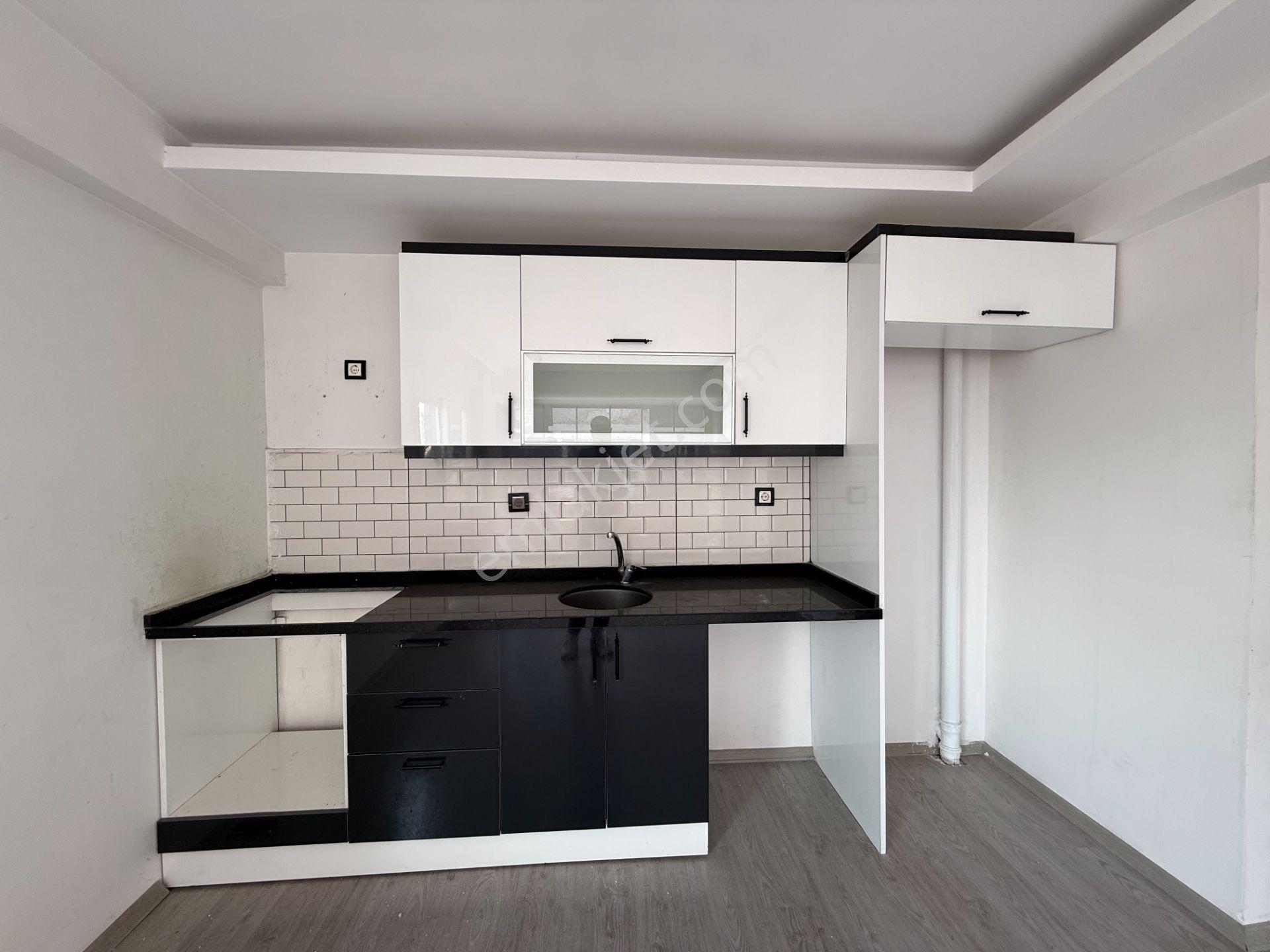 Mithatpaşa Mah. 2+1 85 M2 Yatırımlık Hasarsız Satılık Daire - Görsel 3