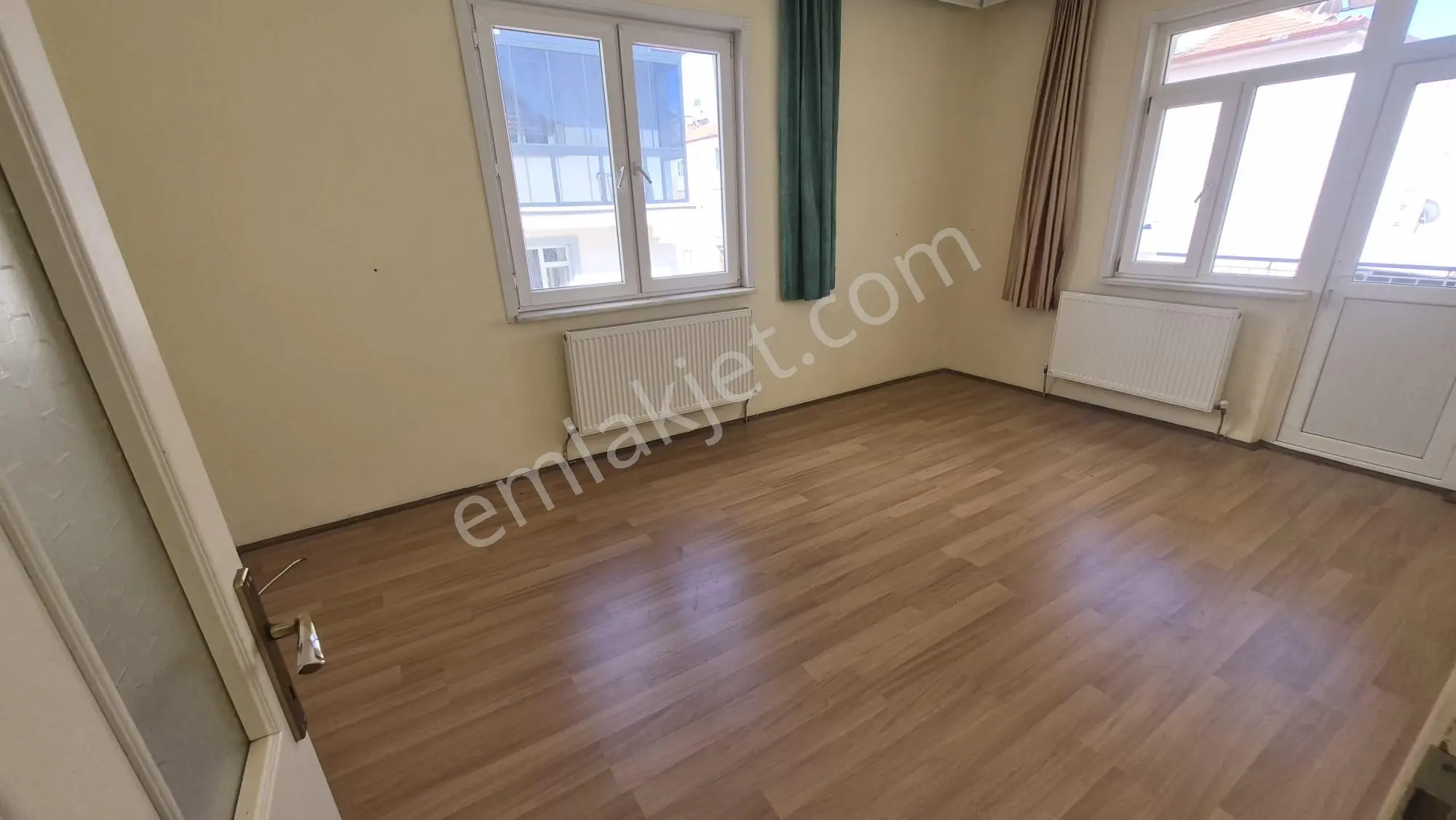***emin Emlak Satıyor..** **emin Emlaktan Ahmet Yesevi Mahallesinde Fırsat Satılık 3+1 Daire ***🏠 - Görsel 3