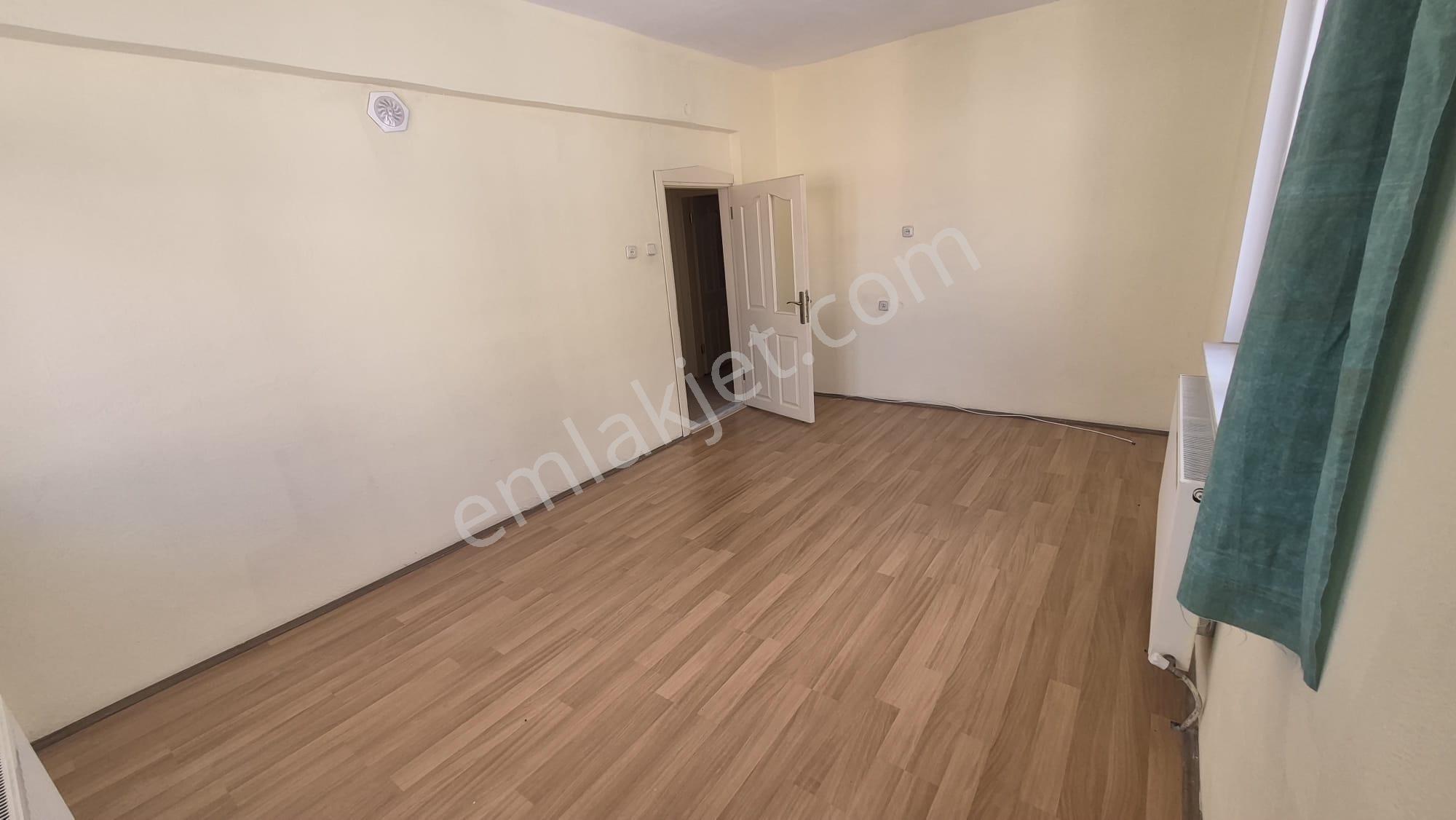 ***emin Emlak Satıyor..** **emin Emlaktan Ahmet Yesevi Mahallesinde Fırsat Satılık 3+1 Daire ***🏠 - Görsel 9