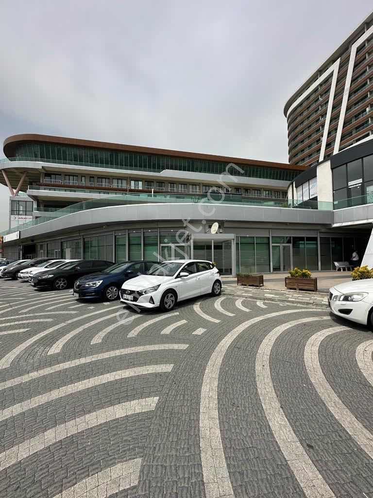 Bahçecity Avm Altı Kurumsal Kiracılı Satılık Dükkan