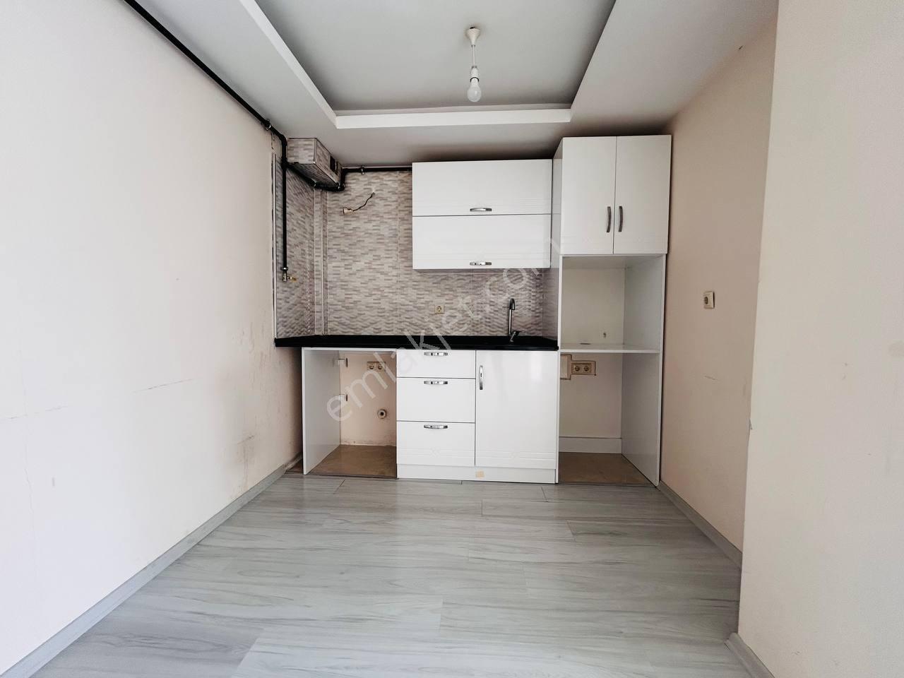 Tramvay Yakını Mülkiyet Tapulu Satılık 1+1 Daire - Görsel 3