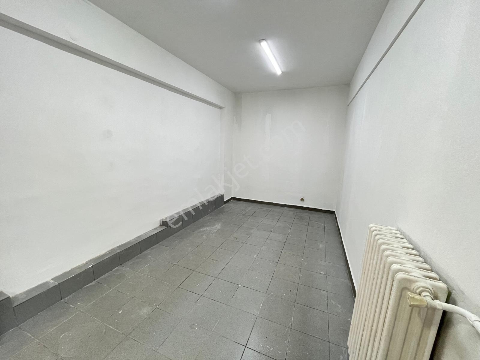 Tahtakale Ana Caddede Kiralık Depolu Dükkan - Görsel 4