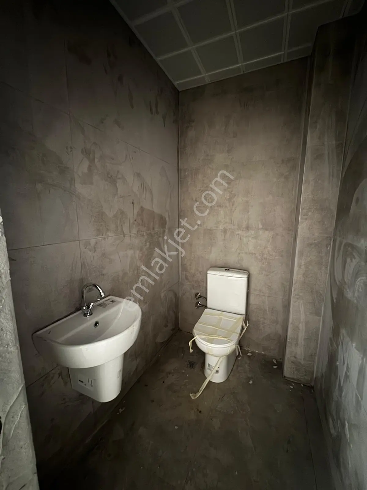 Han Emlak'tan Gmk Üzeri Yola Cepheli 350m² Kiralık Sıfır İşyeri - Görsel 2