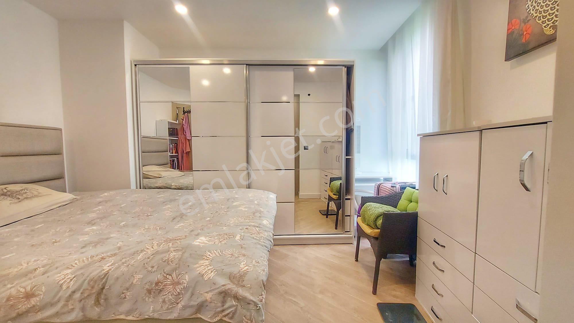 Kuşadası Merkezde Satılık Bahçe Katı Ebeveyn Banyolu 1+1 Daire - Görsel 21