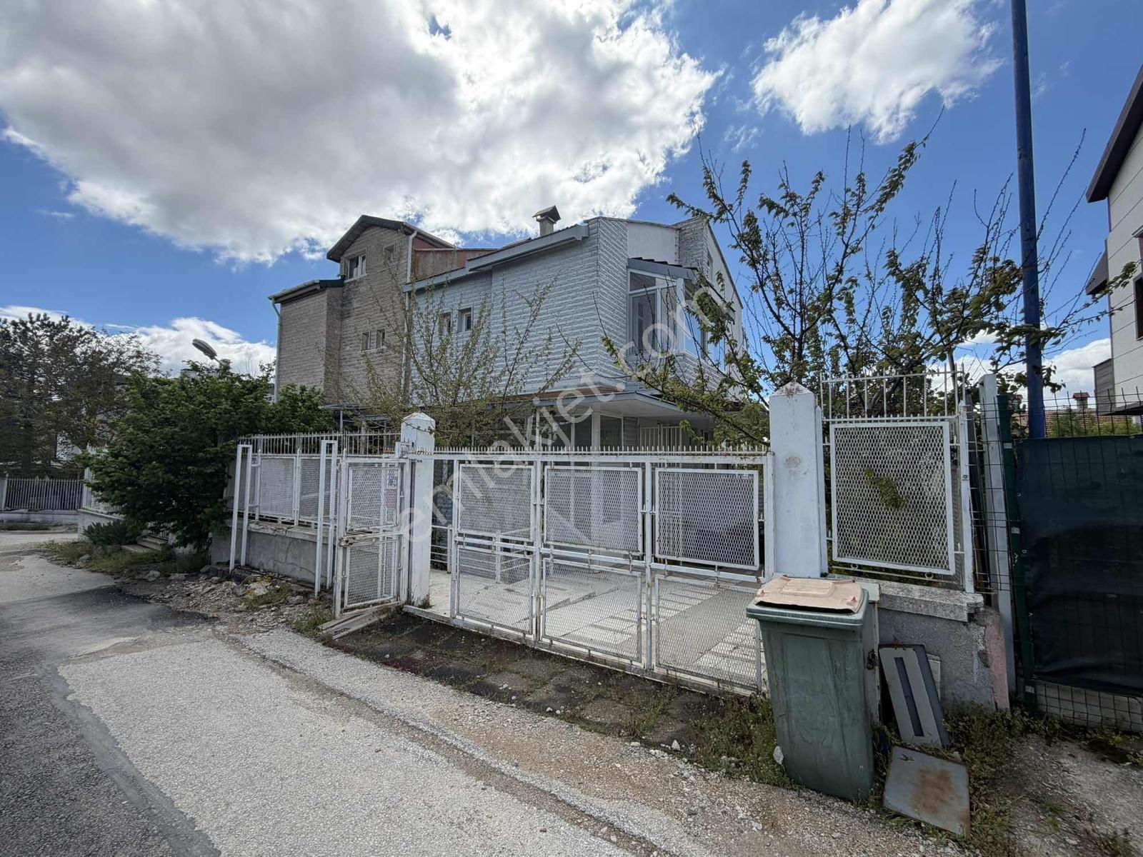 Gölbaşı Taşpınar'da Geniş Ferah Kiralık Müstakil Villa - Görsel 32