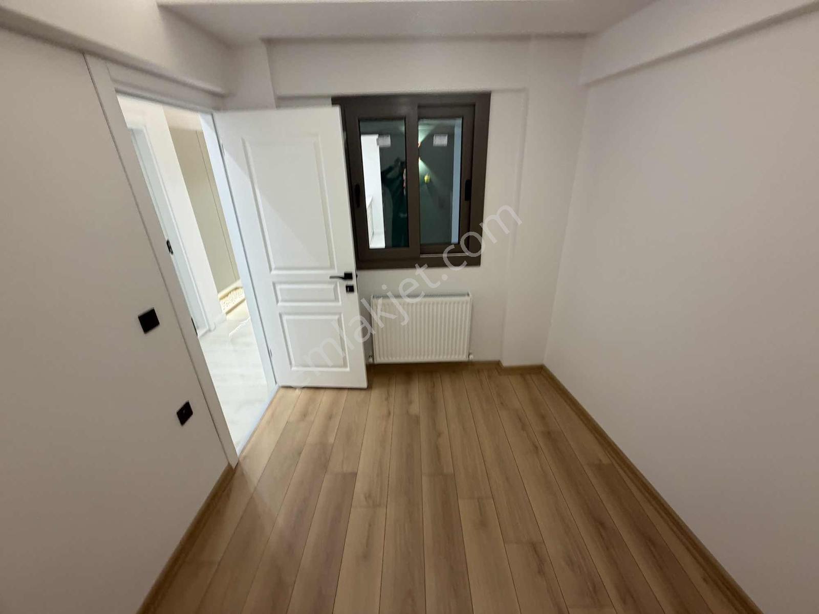Güzelyalıda İnönü Cad. Ykn. 3+1 Lüks Tadilatlı Müstakil Bahçeli - Görsel 13