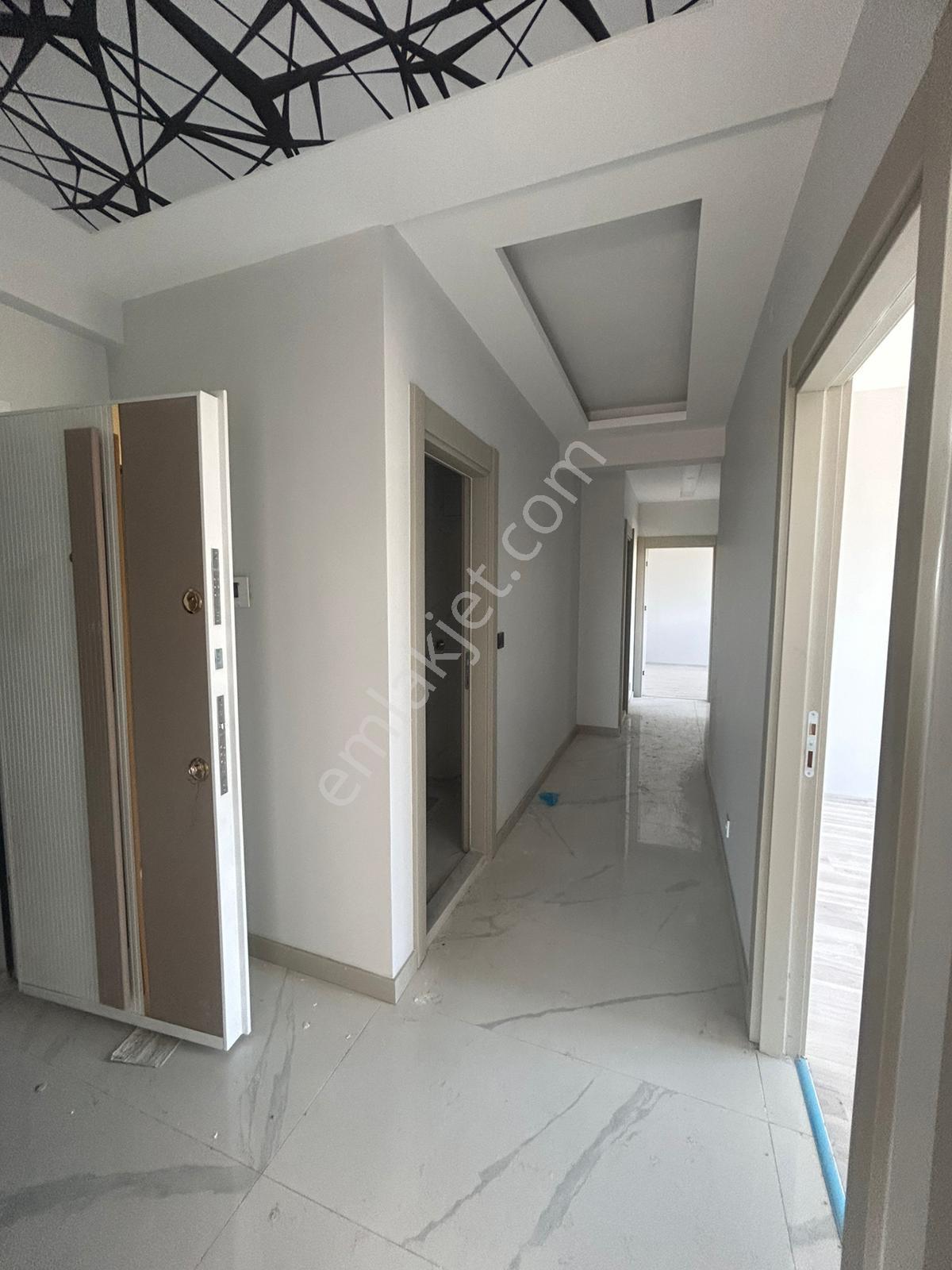 Afyon Üçok Emlaktan Ali İhsan Paşa Mah Kiralık Sıfır 3+1 Lüx Daire - Görsel 9