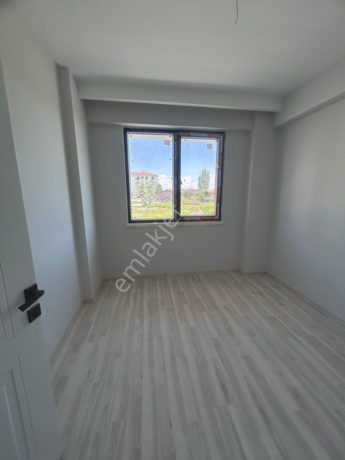 Afyon Üçok Emlaktan Ali İhsan Paşa Mah Kiralık Sıfır 3+1 Lüx Daire - Görsel 19