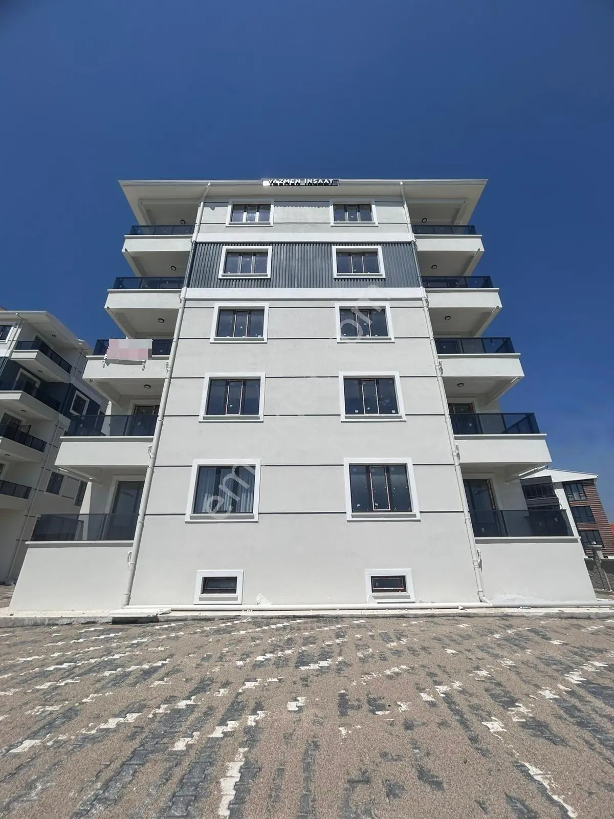 Afyon Üçok Emlaktan Ali İhsan Paşa Mah Kiralık Sıfır 3+1 Lüx Daire