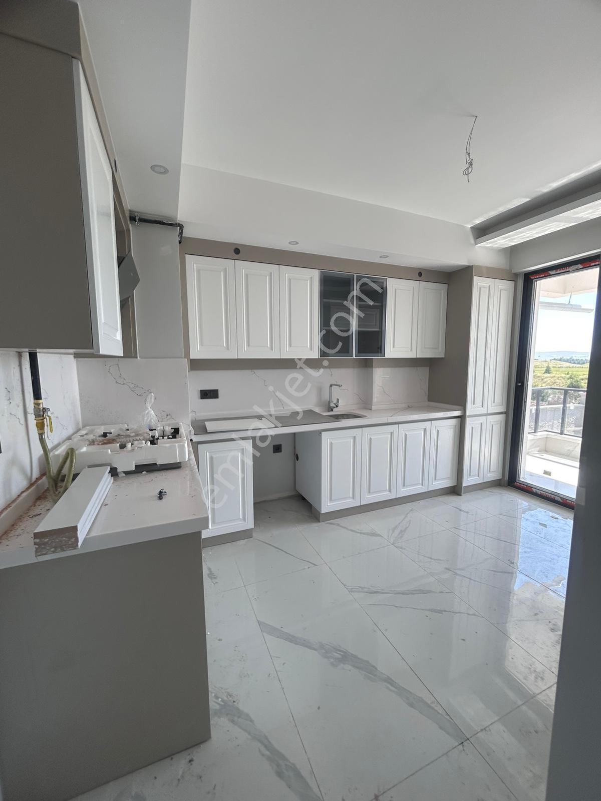 Afyon Üçok Emlaktan Ali İhsan Paşa Mah Kiralık Sıfır 3+1 Lüx Daire - Görsel 13
