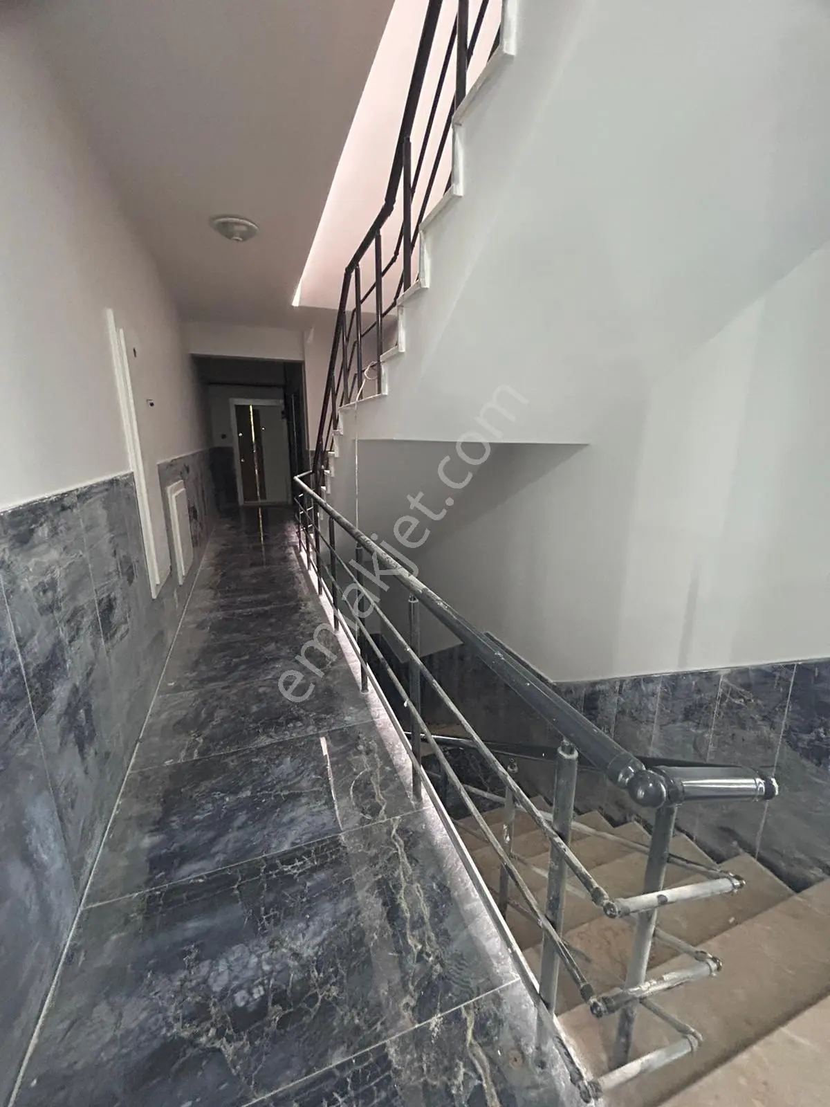 Afyon Üçok Emlaktan Ali İhsan Paşa Mah Kiralık Sıfır 3+1 Lüx Daire - Görsel 5
