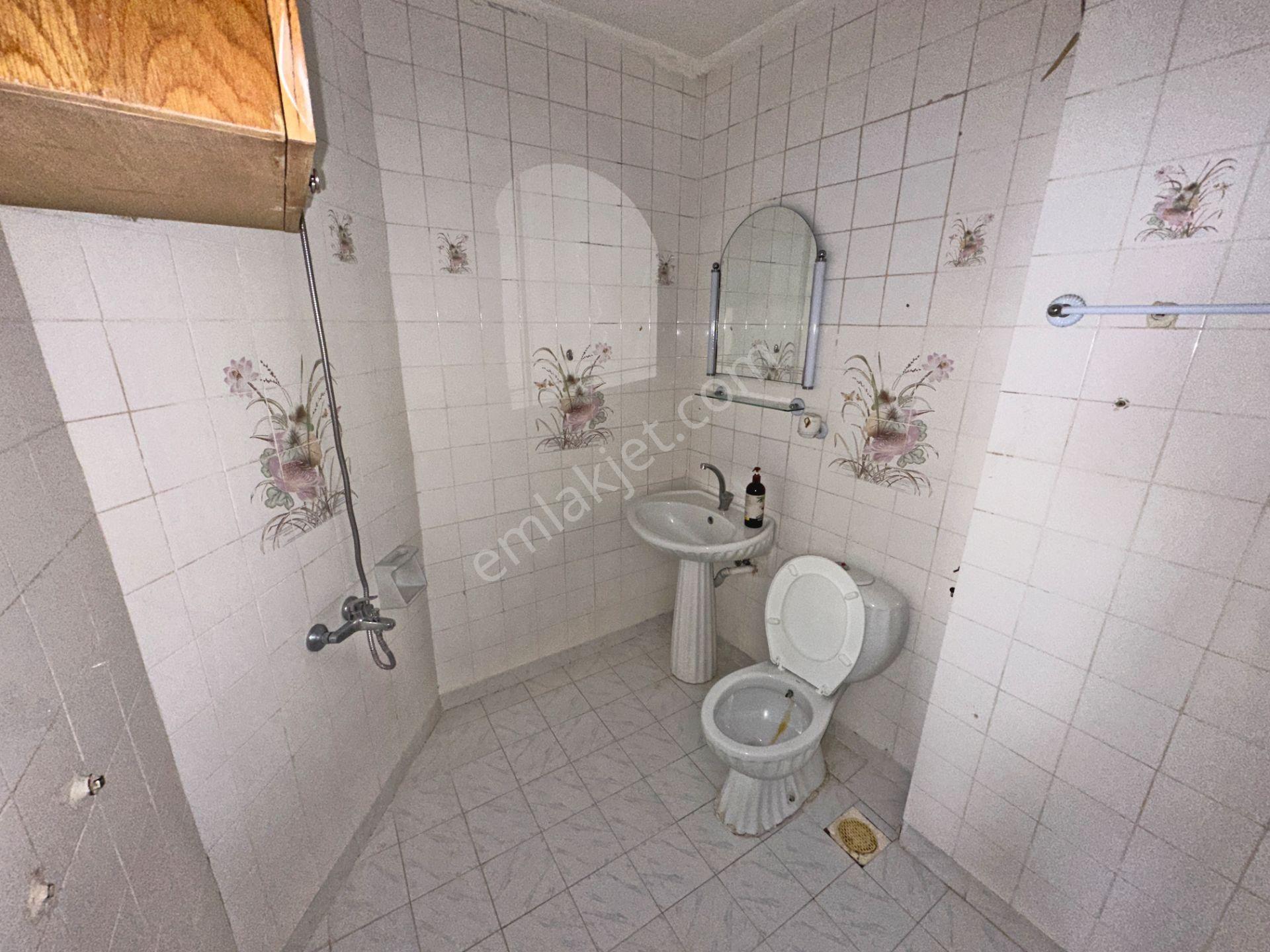 Saimekadın Göbekte Katta Manzaralı Bakımlı 3+1 Kiralık Daire - Görsel 12