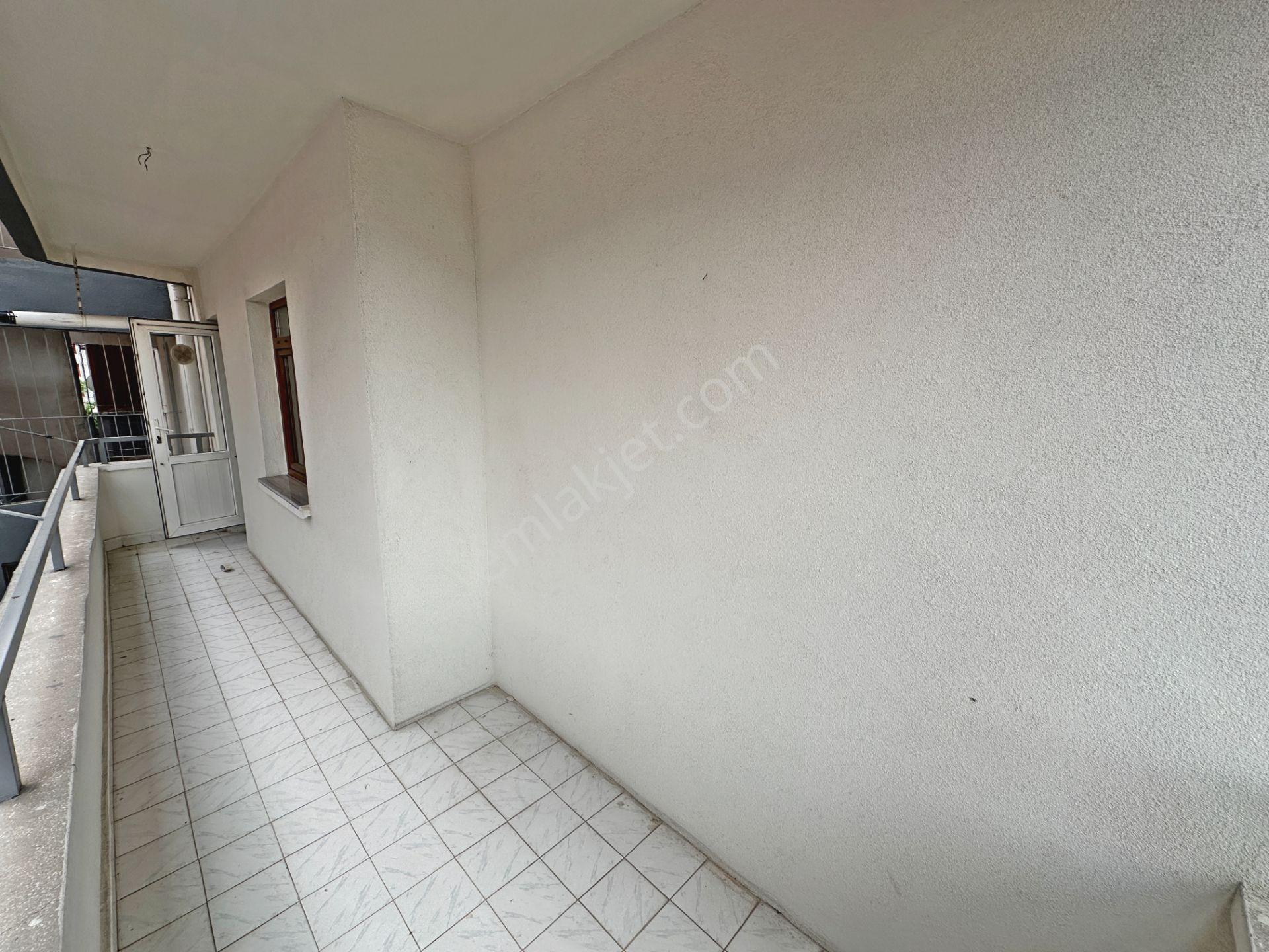 Saimekadın Göbekte Katta Manzaralı Bakımlı 3+1 Kiralık Daire - Görsel 17