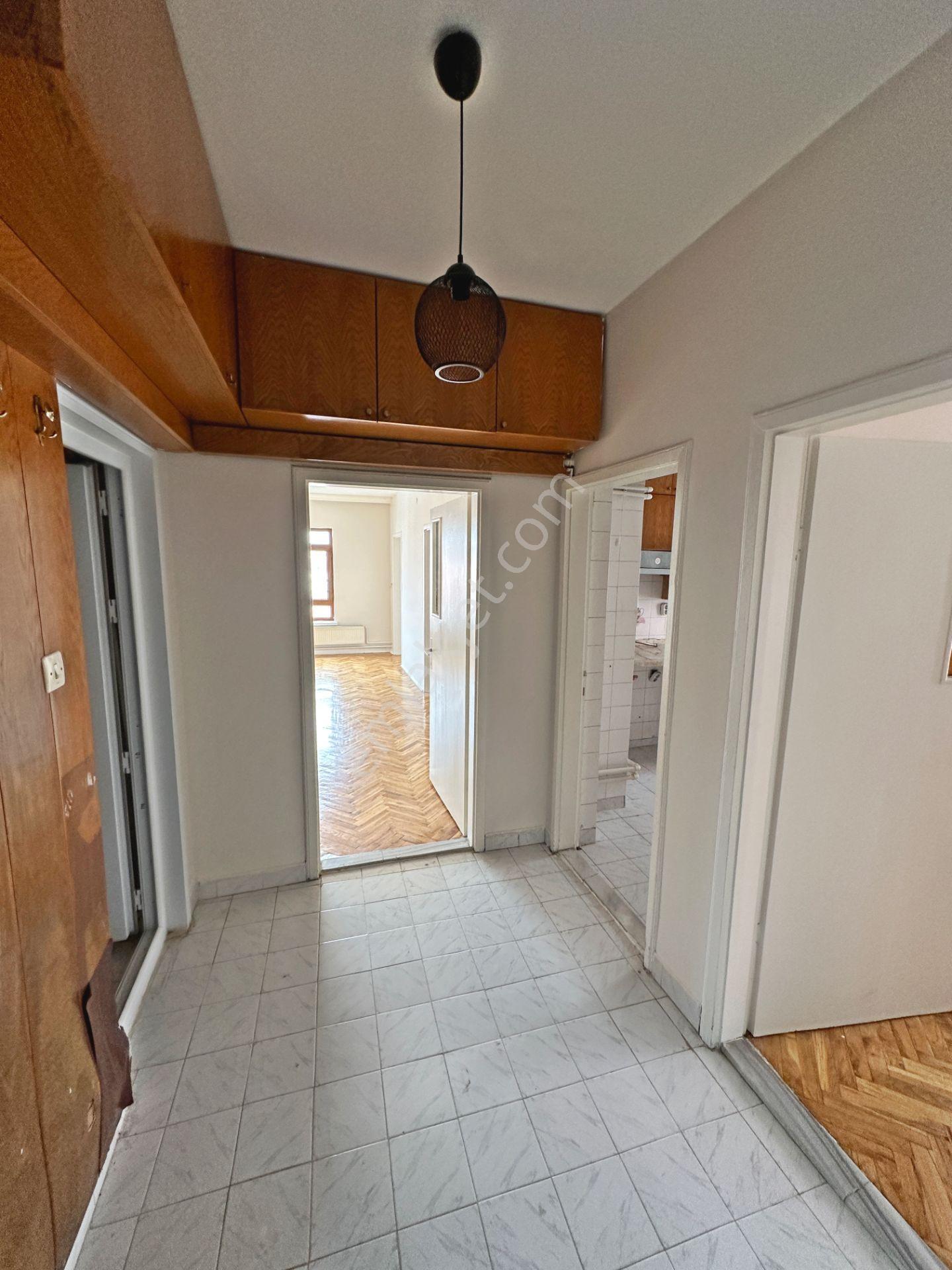 Saimekadın Göbekte Katta Manzaralı Bakımlı 3+1 Kiralık Daire - Görsel 21