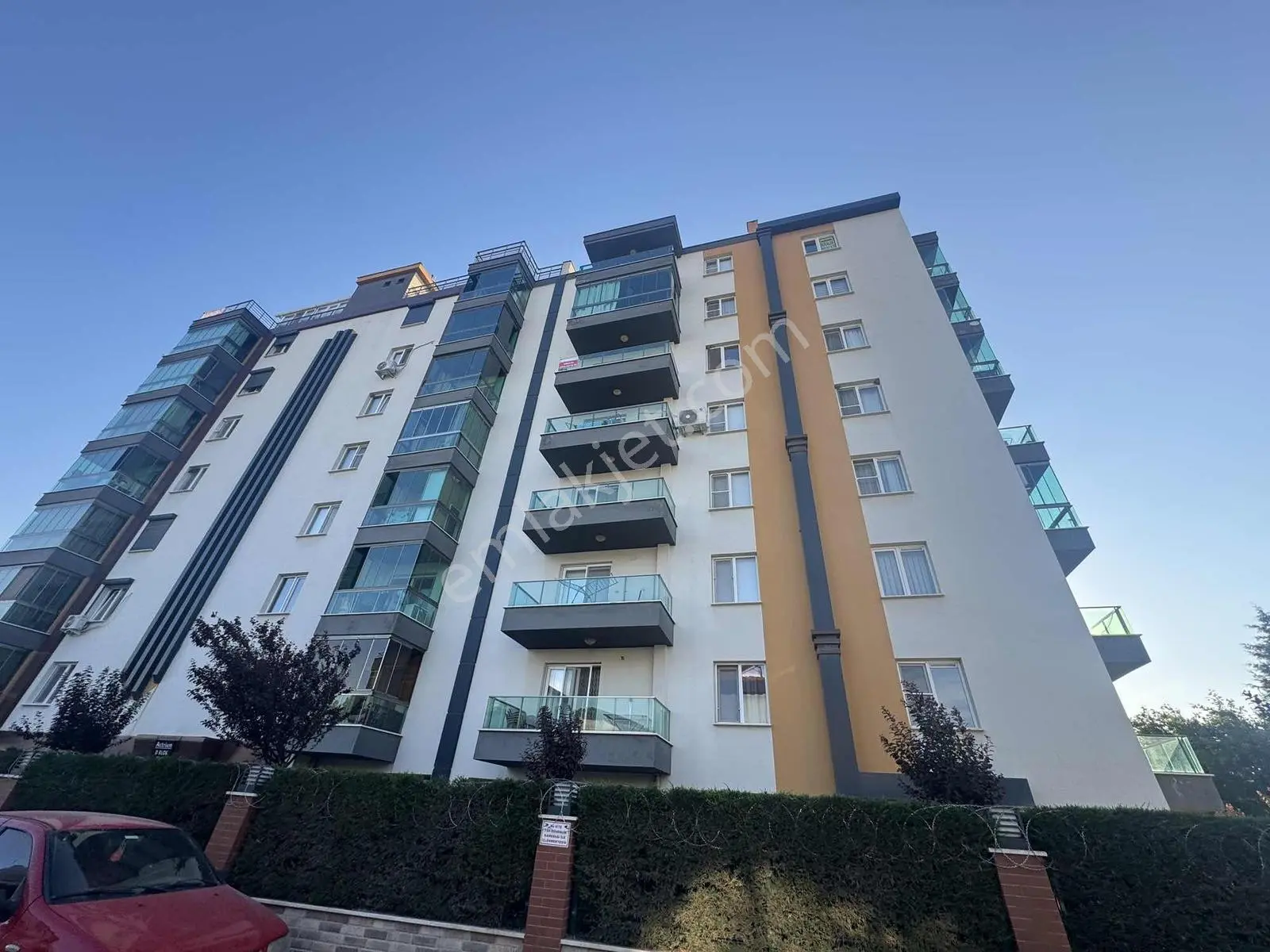 Reşatbey Mah. Havuzlu Sitede 2+1 Çift Balkonlu Kiralık Daire - Görsel 2