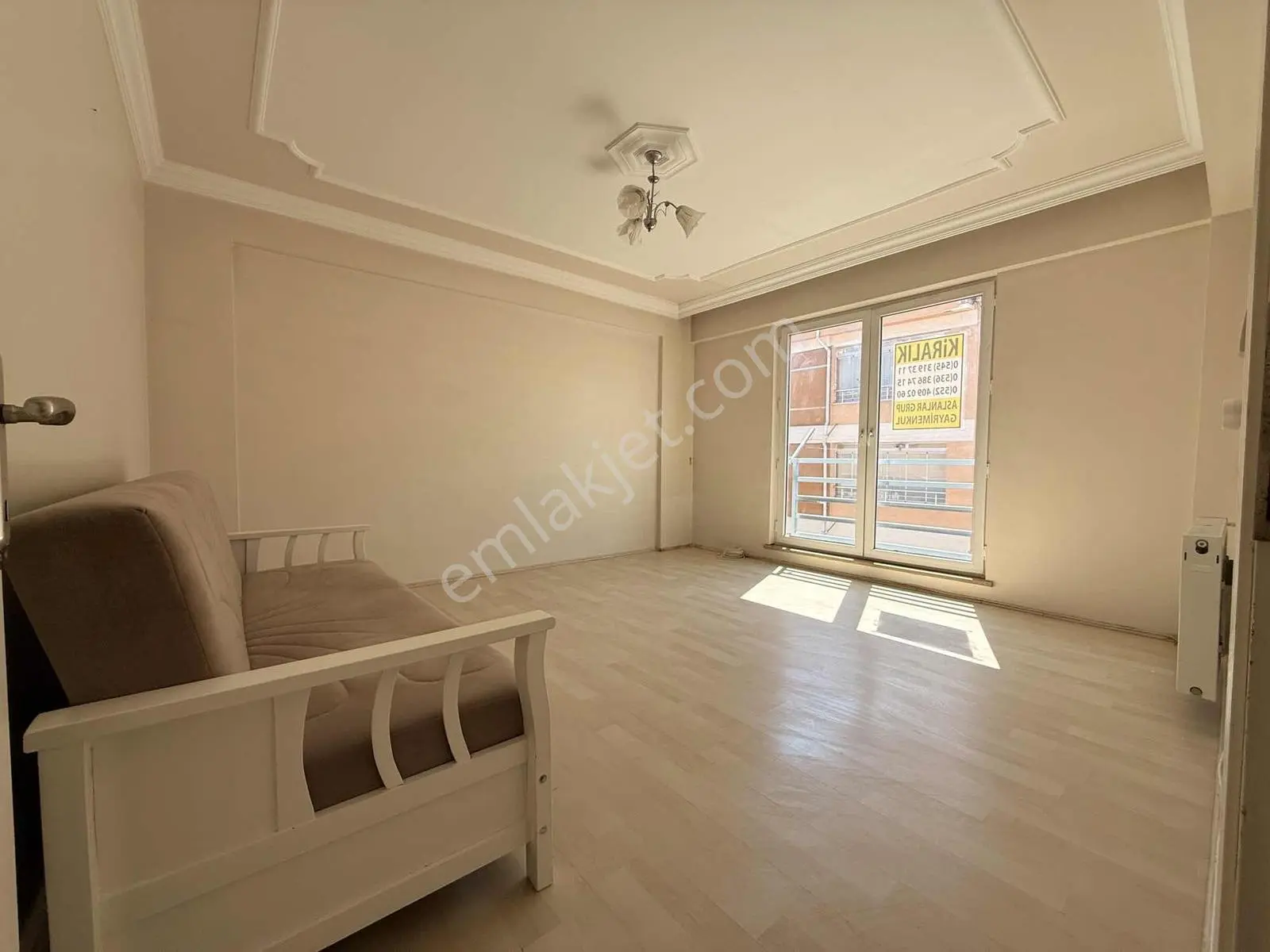 Emek Mah. Ertaş Caddesi Yakını Ara Kat 2+1 100m2 Daire