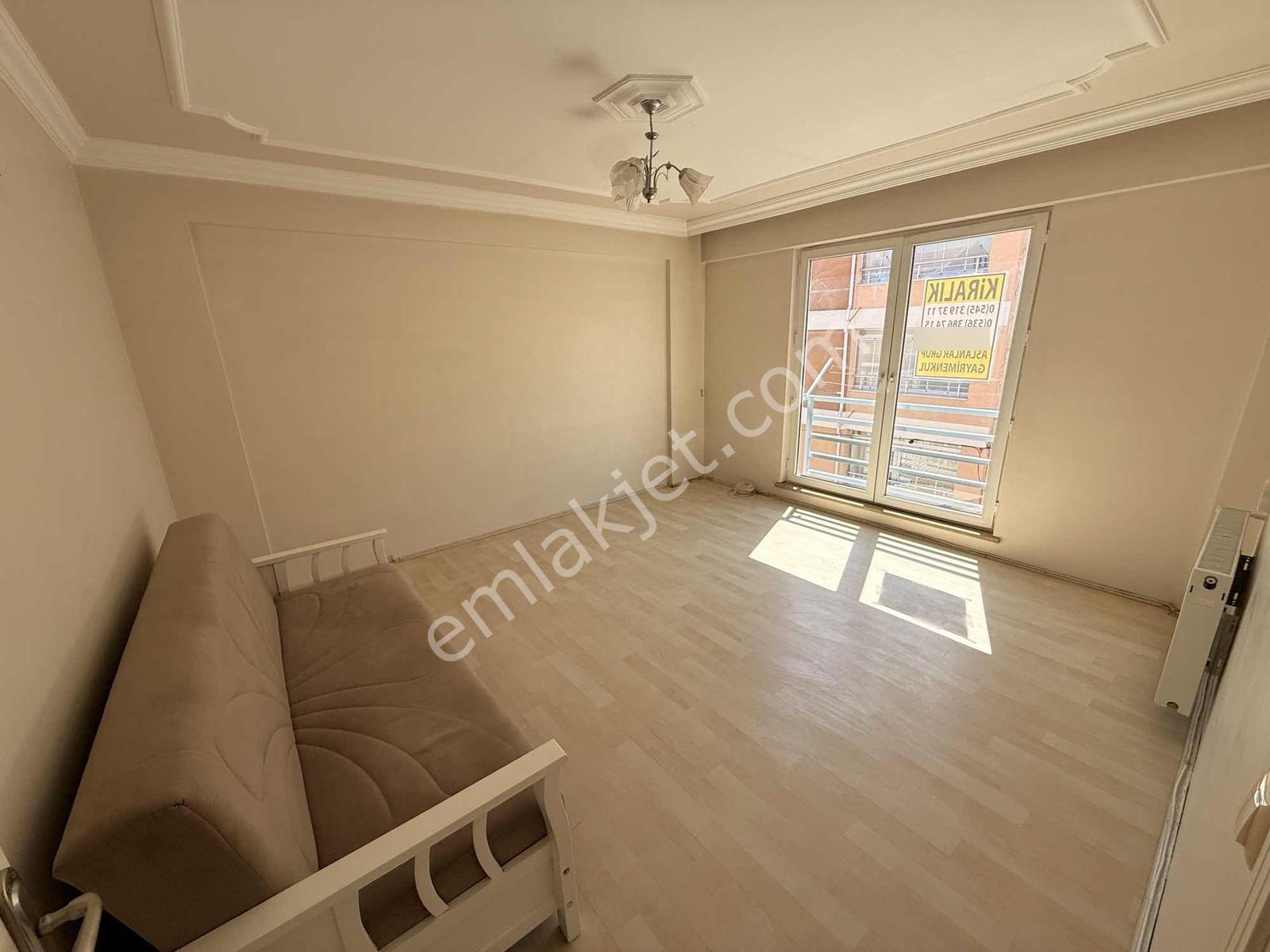 Emek Mah. Ertaş Caddesi Yakını Ara Kat 2+1 100m2 Daire - Görsel 3