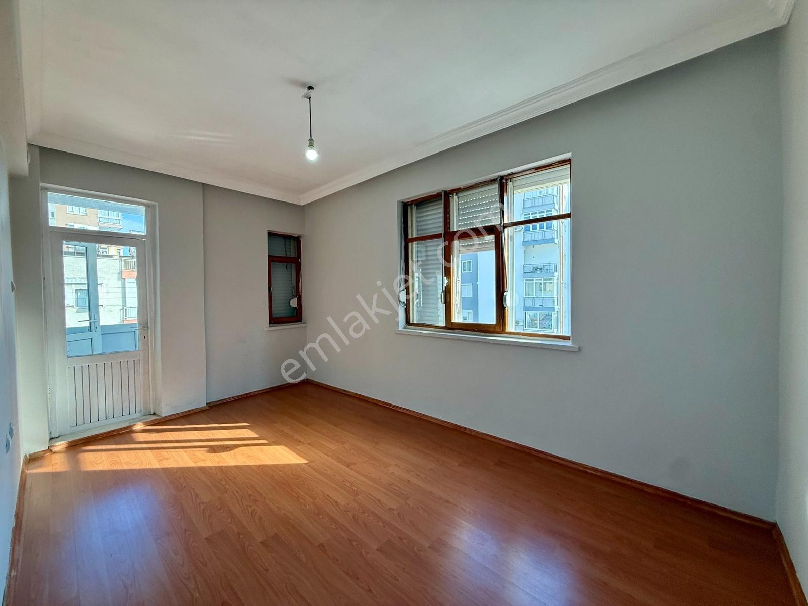 Çamlıbel'de Manzaralı Tadilatı Yapılmı Site İçi 3+1 Ayrı Mutfak - Görsel 21