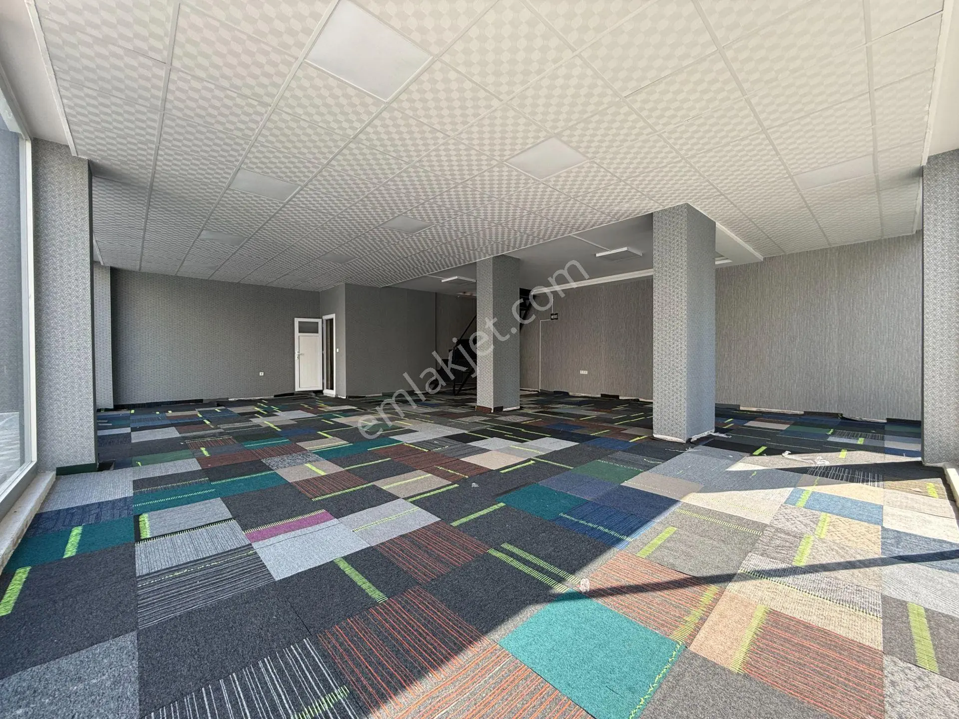 Kenan Evren'de 300 M2 Kapalı 150 M2 Ön Kullanıma Sahip Satılık İşyeri - Görsel 3