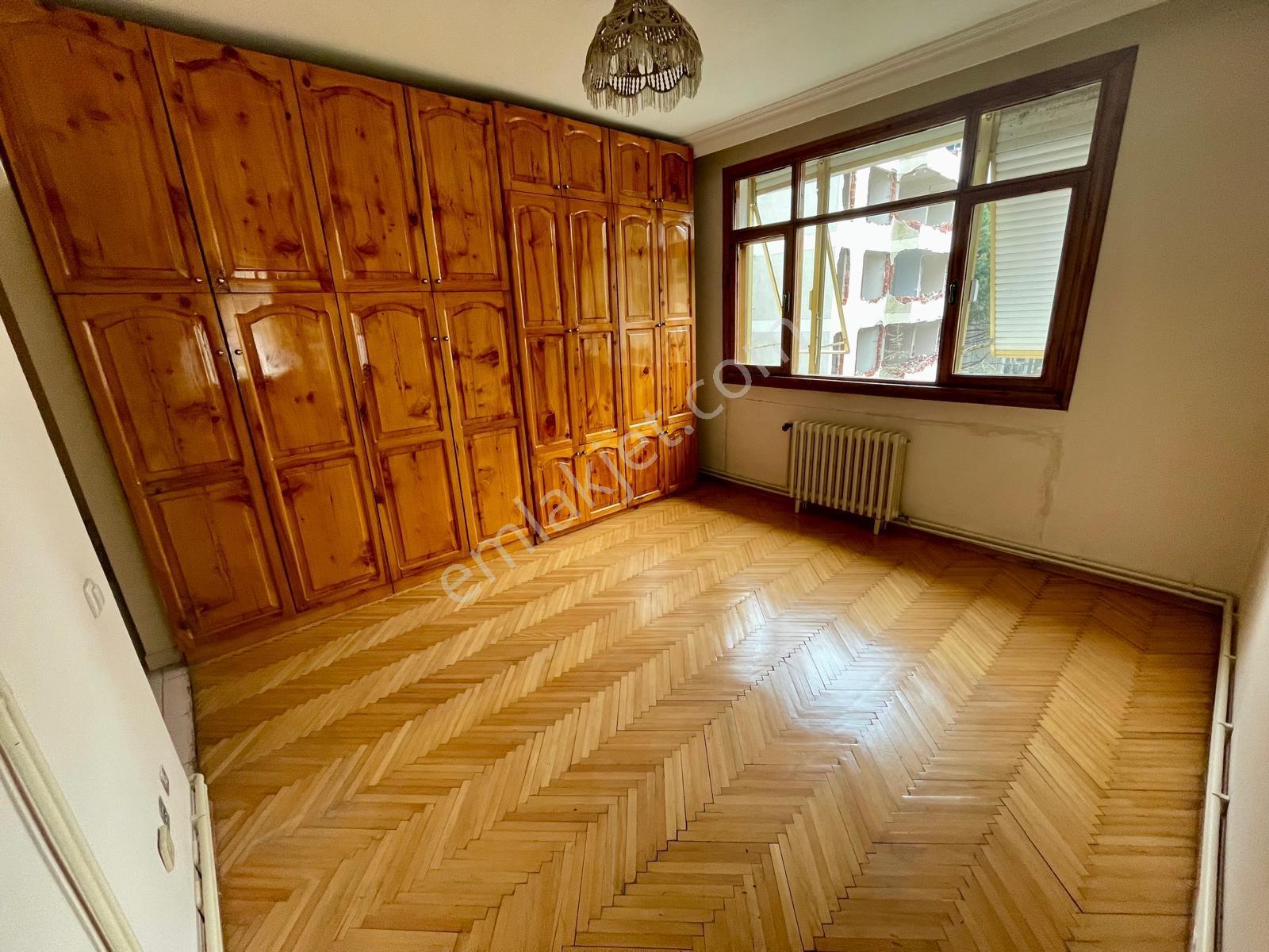 Kozyatağı'nda 85 M2 Arsa Paylı Katta Tek 140m² Net - Görsel 20
