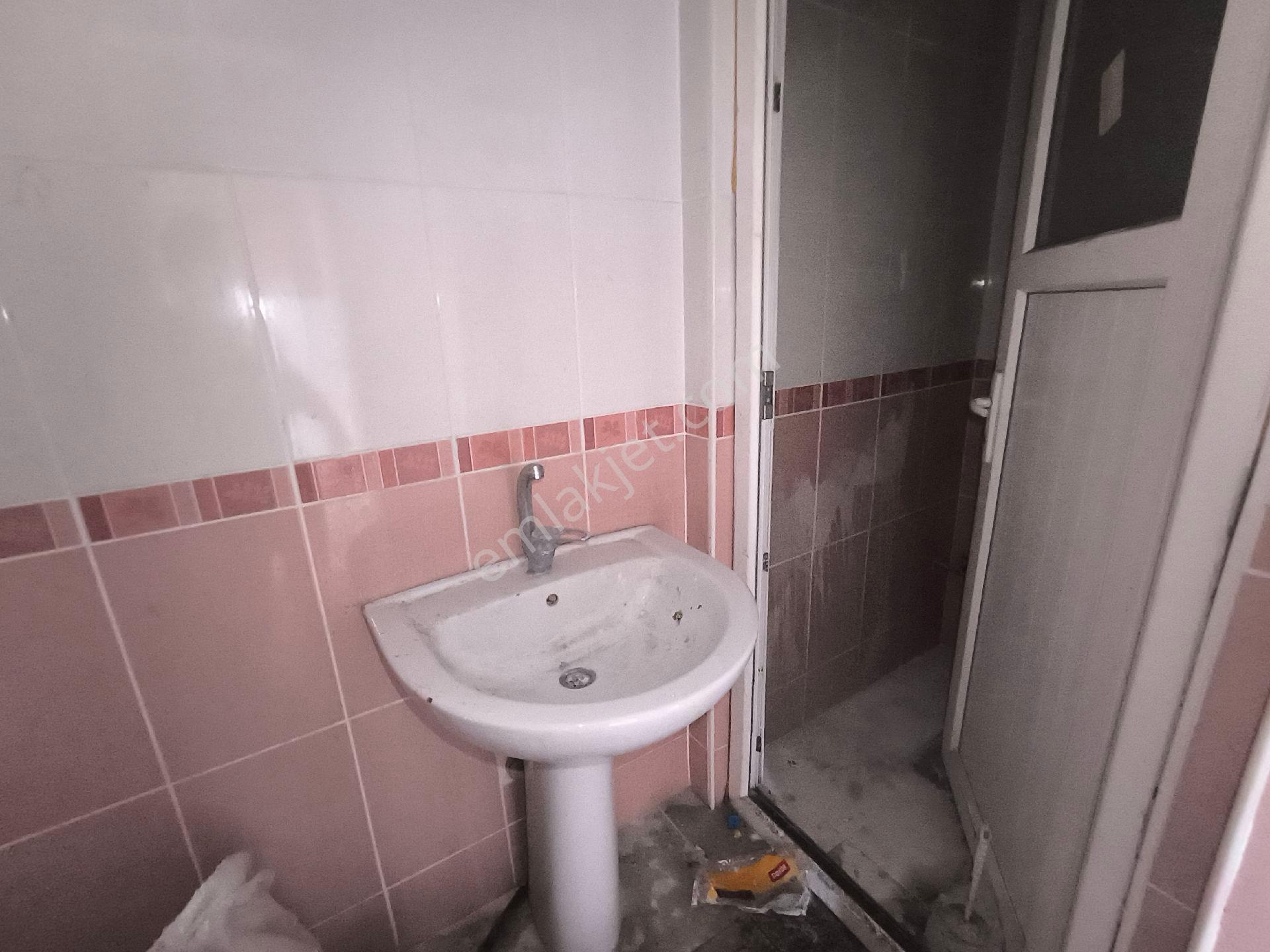 “akçaabat Dürbinar Merkezde 5. Kat Teras Kat 1+1 Kiralık Daire” - Görsel 18