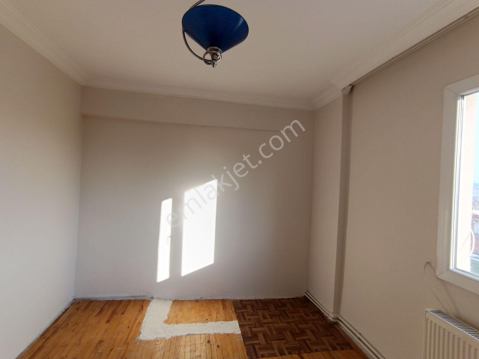 Bornova Evka 3 Te 3+1 Balkonlu Ferah Daire - Görsel 23